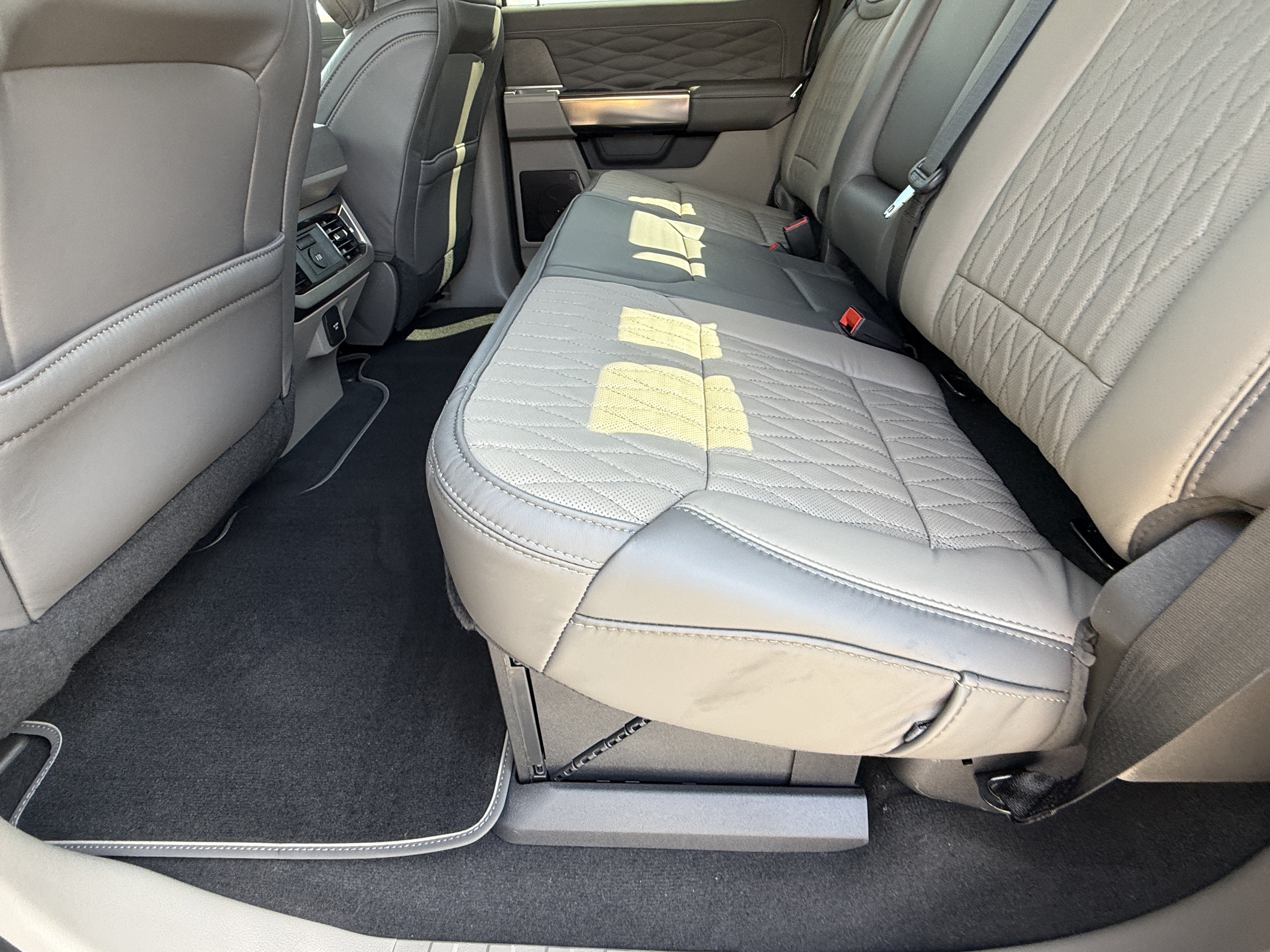 2026 Ford Super Duty F-350 SRW Platinum