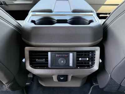 2026 Ford Super Duty F-350 SRW Platinum