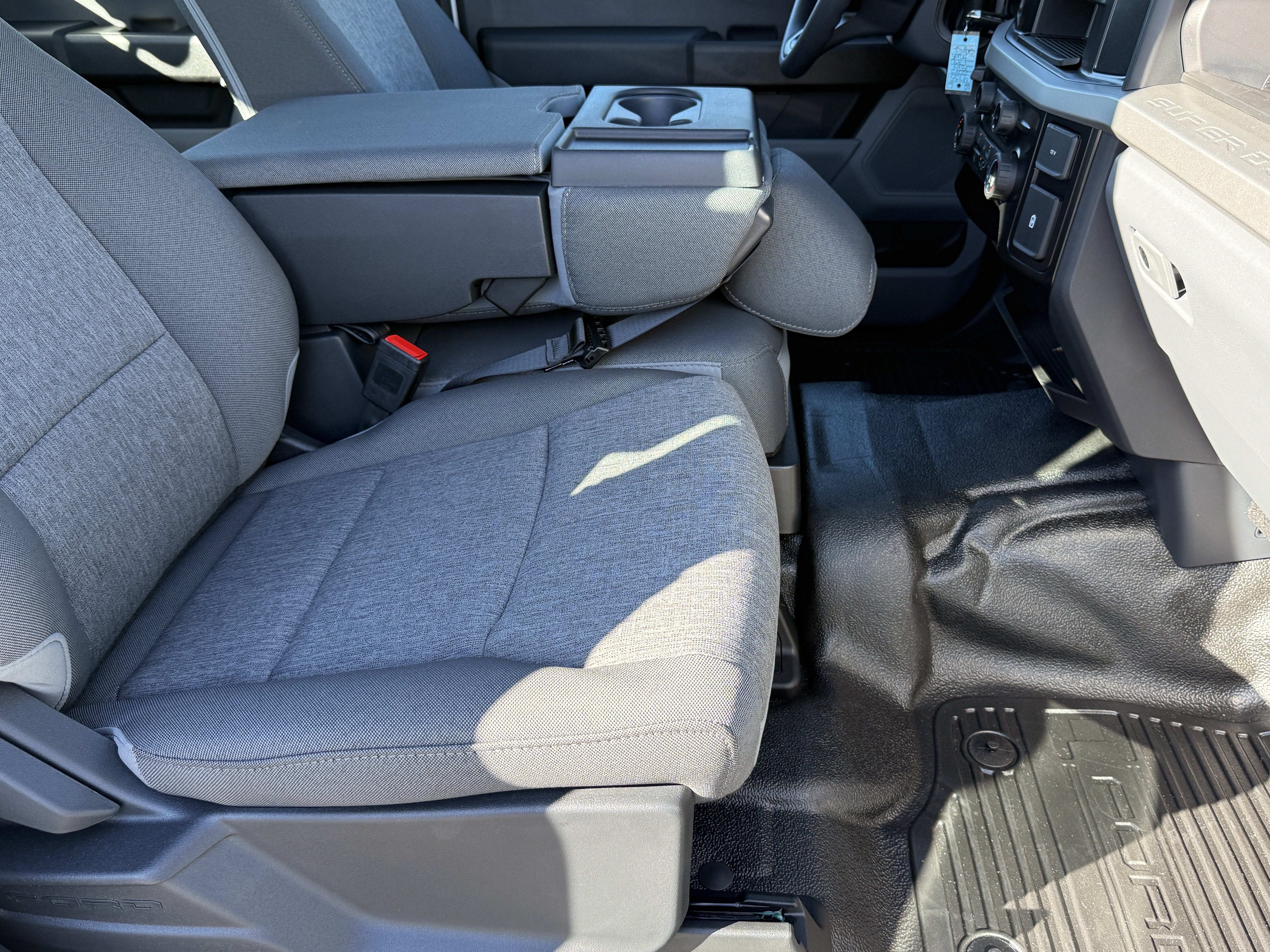 2027 Ford Super Duty F-350 SRW XL