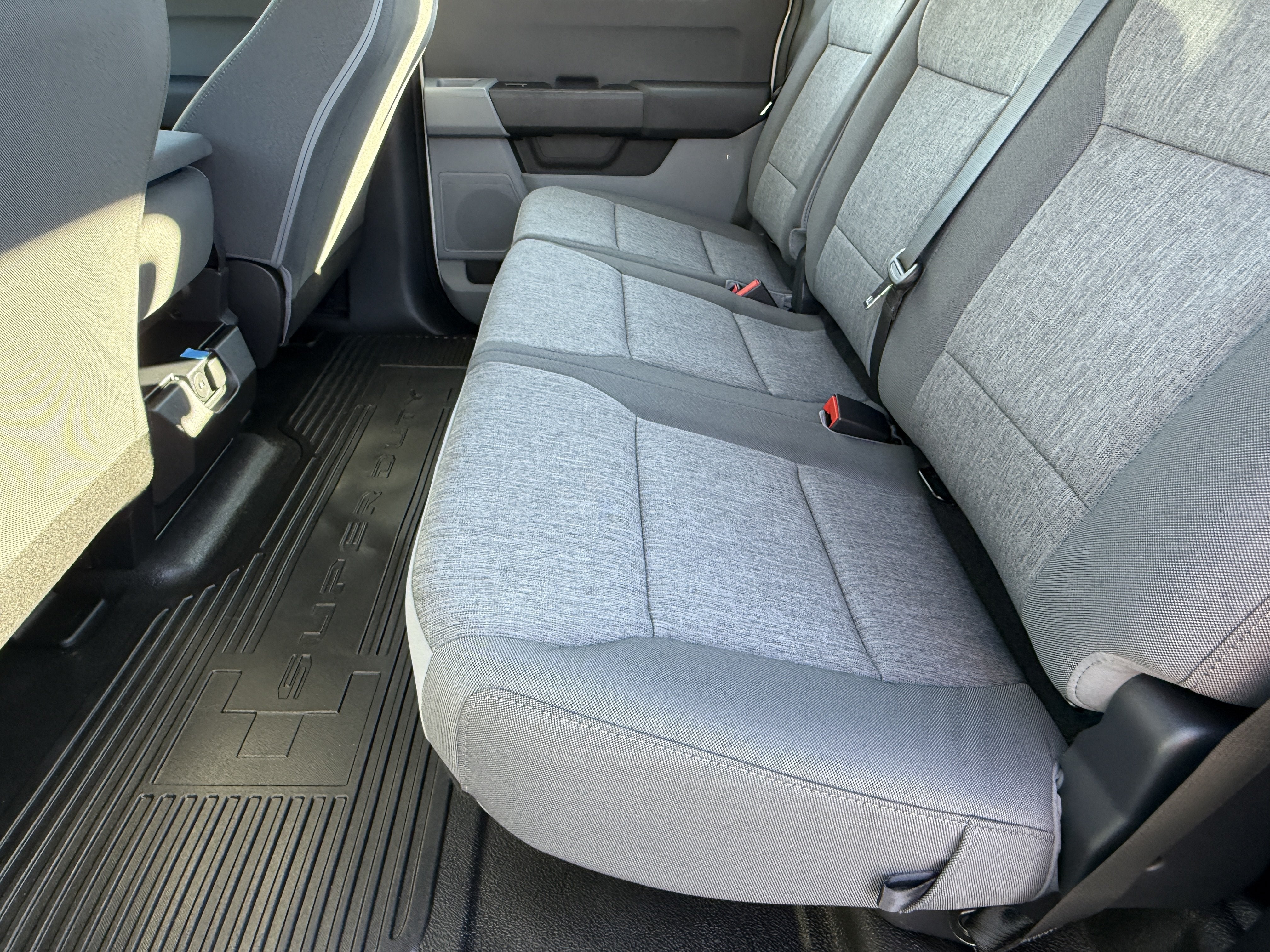 2027 Ford Super Duty F-350 SRW XL