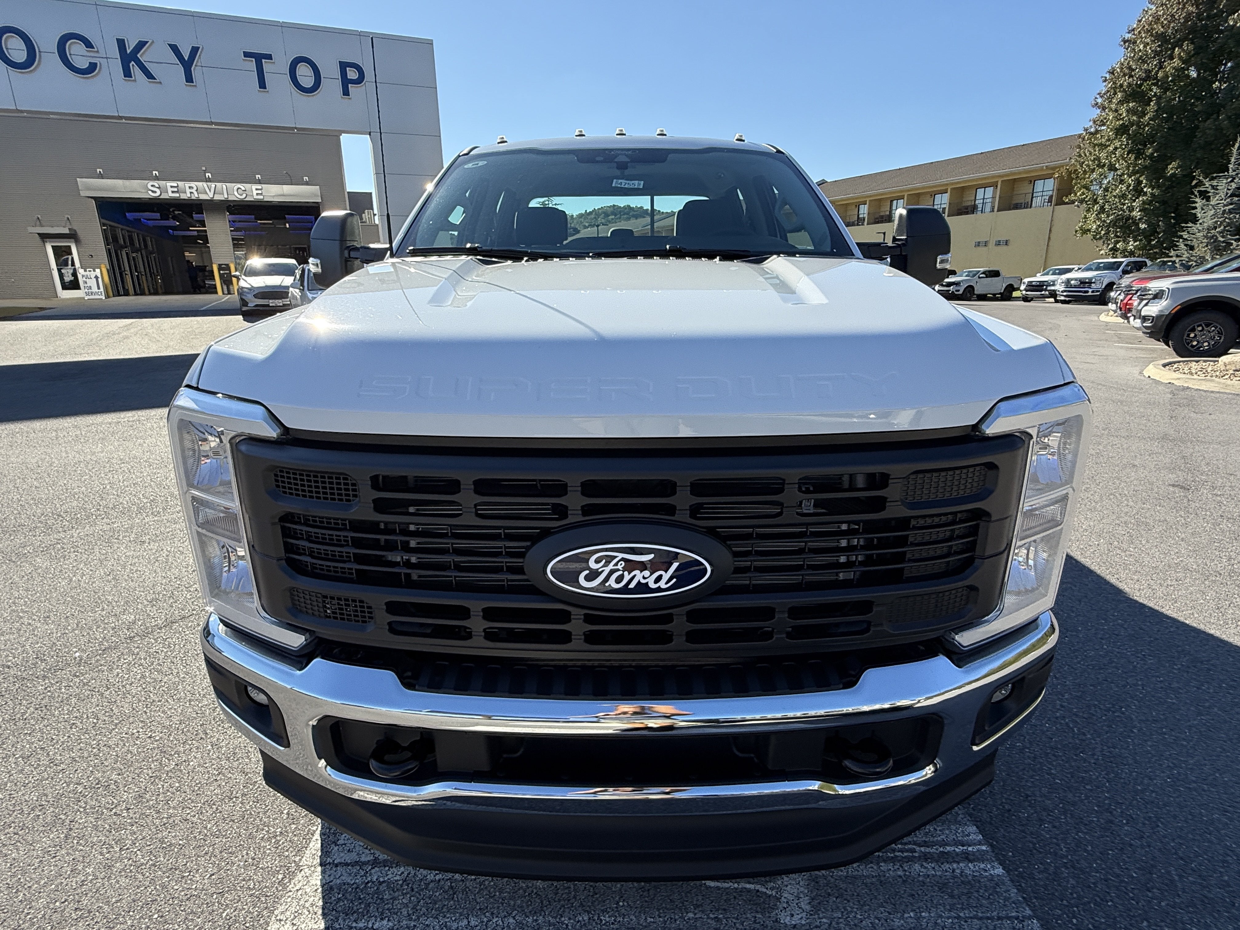 2027 Ford Super Duty F-350 SRW XL