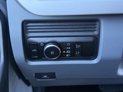 2027 Ford Super Duty F-350 SRW XL