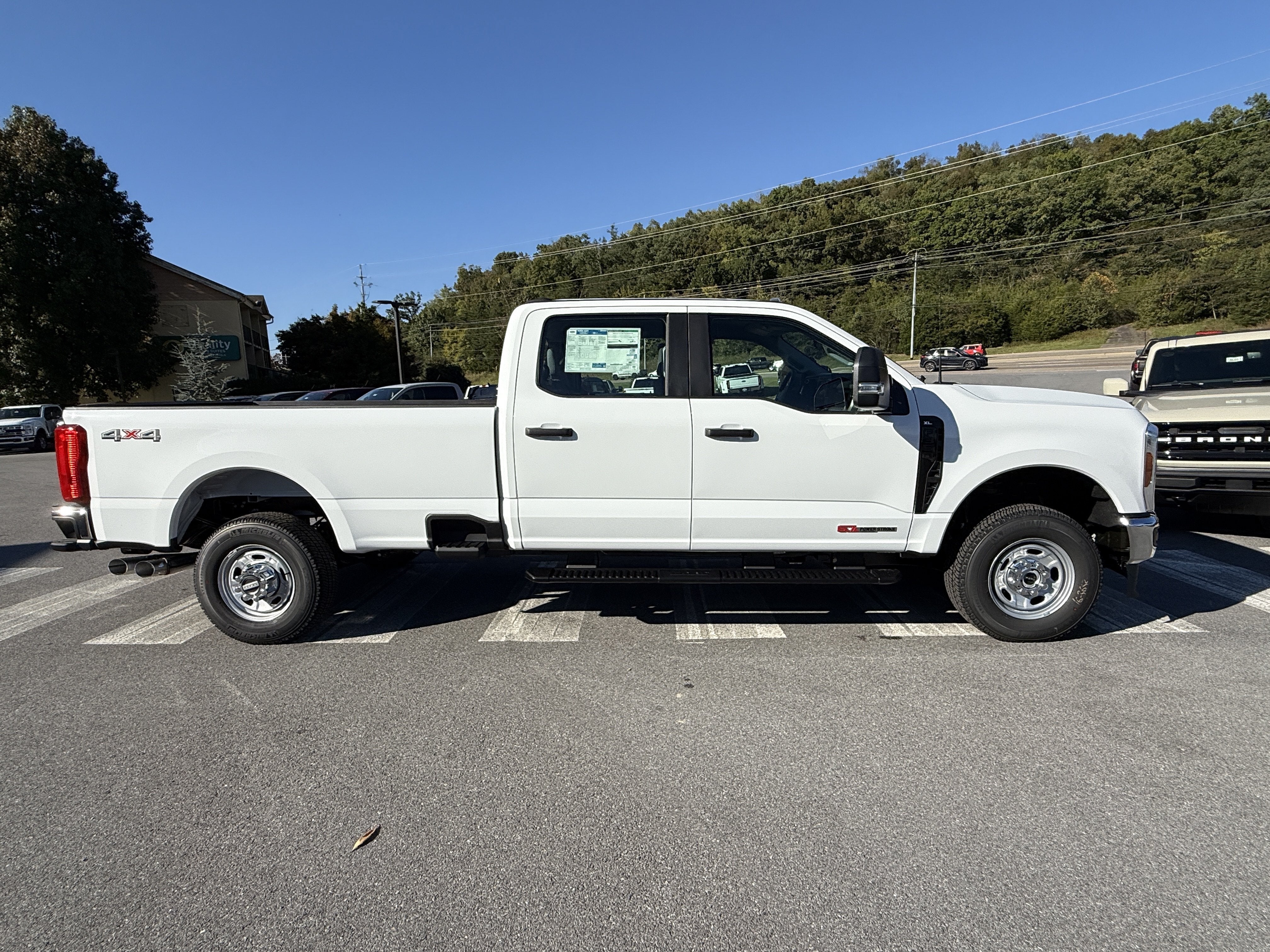 2027 Ford Super Duty F-350 SRW XL