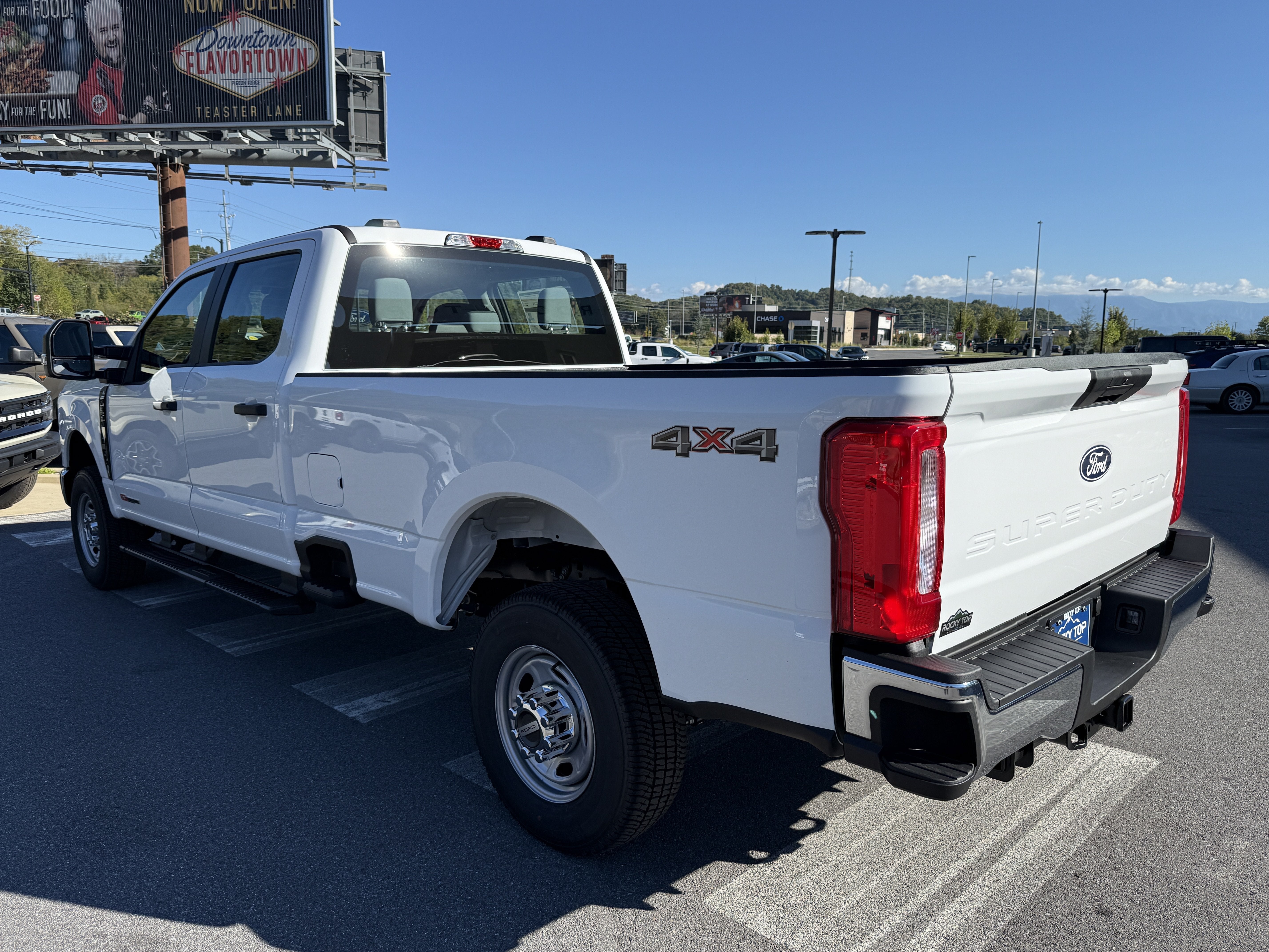 2027 Ford Super Duty F-350 SRW XL