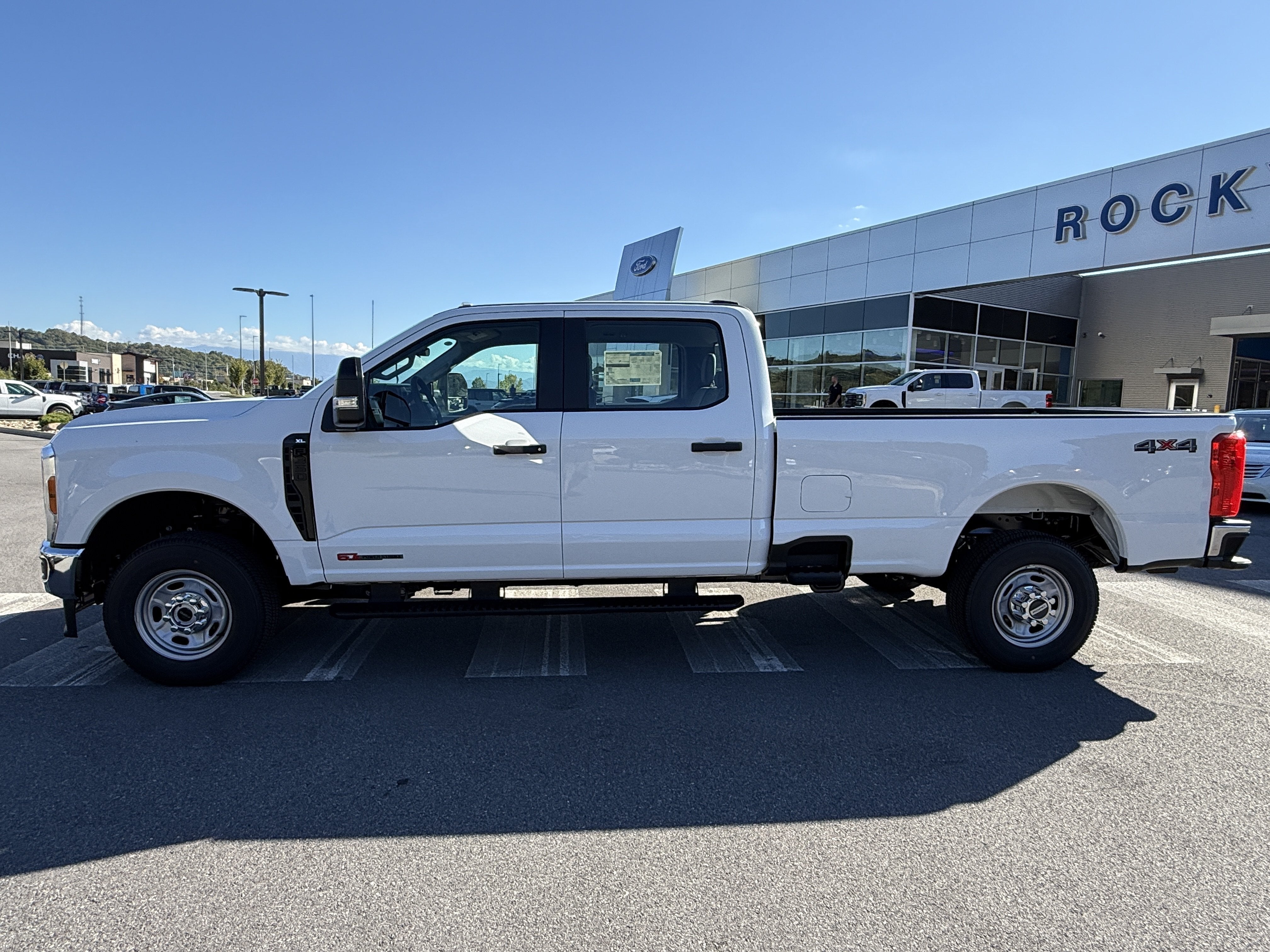 2027 Ford Super Duty F-350 SRW XL