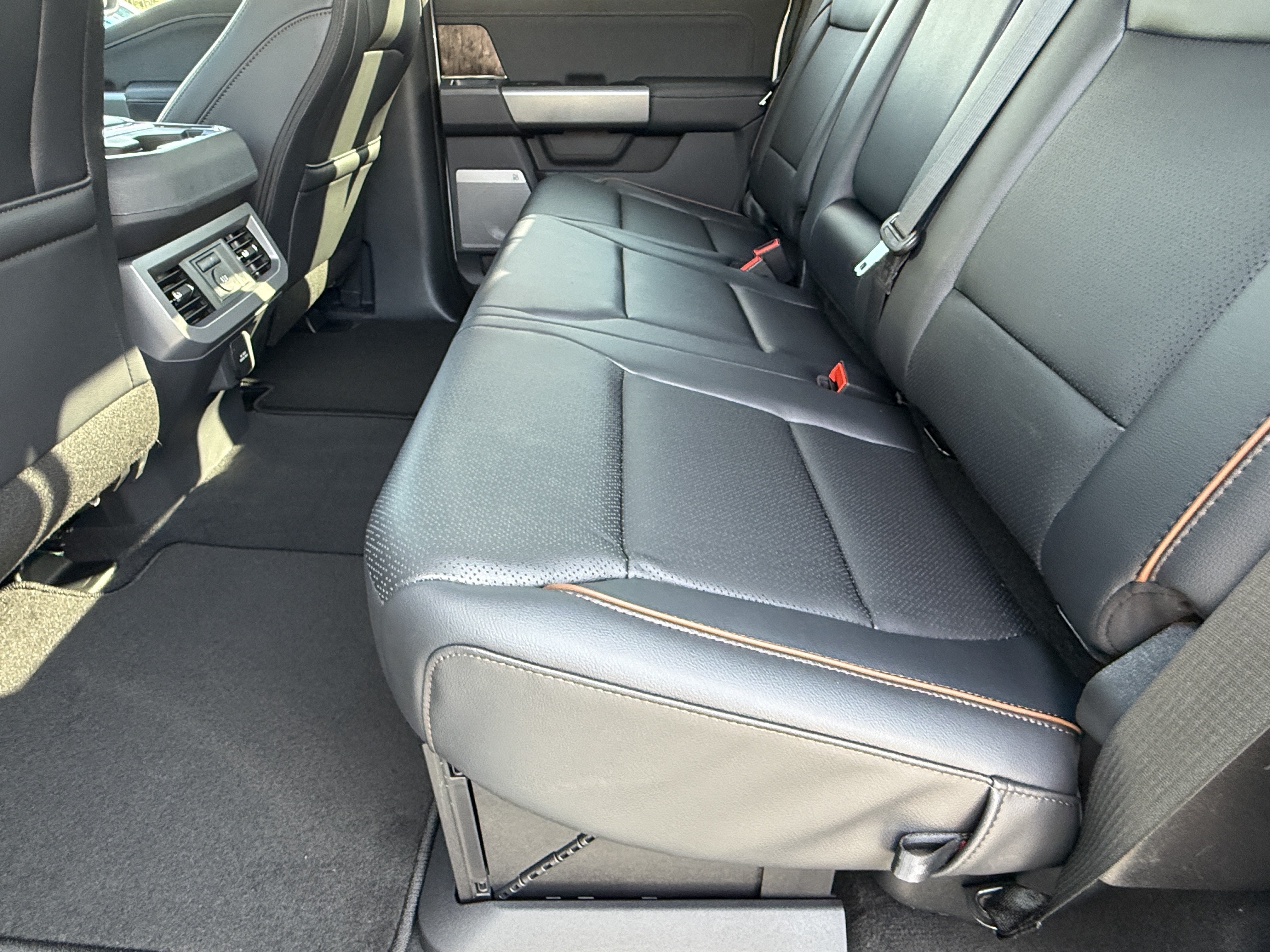 2027 Ford Super Duty F-250 LARIAT