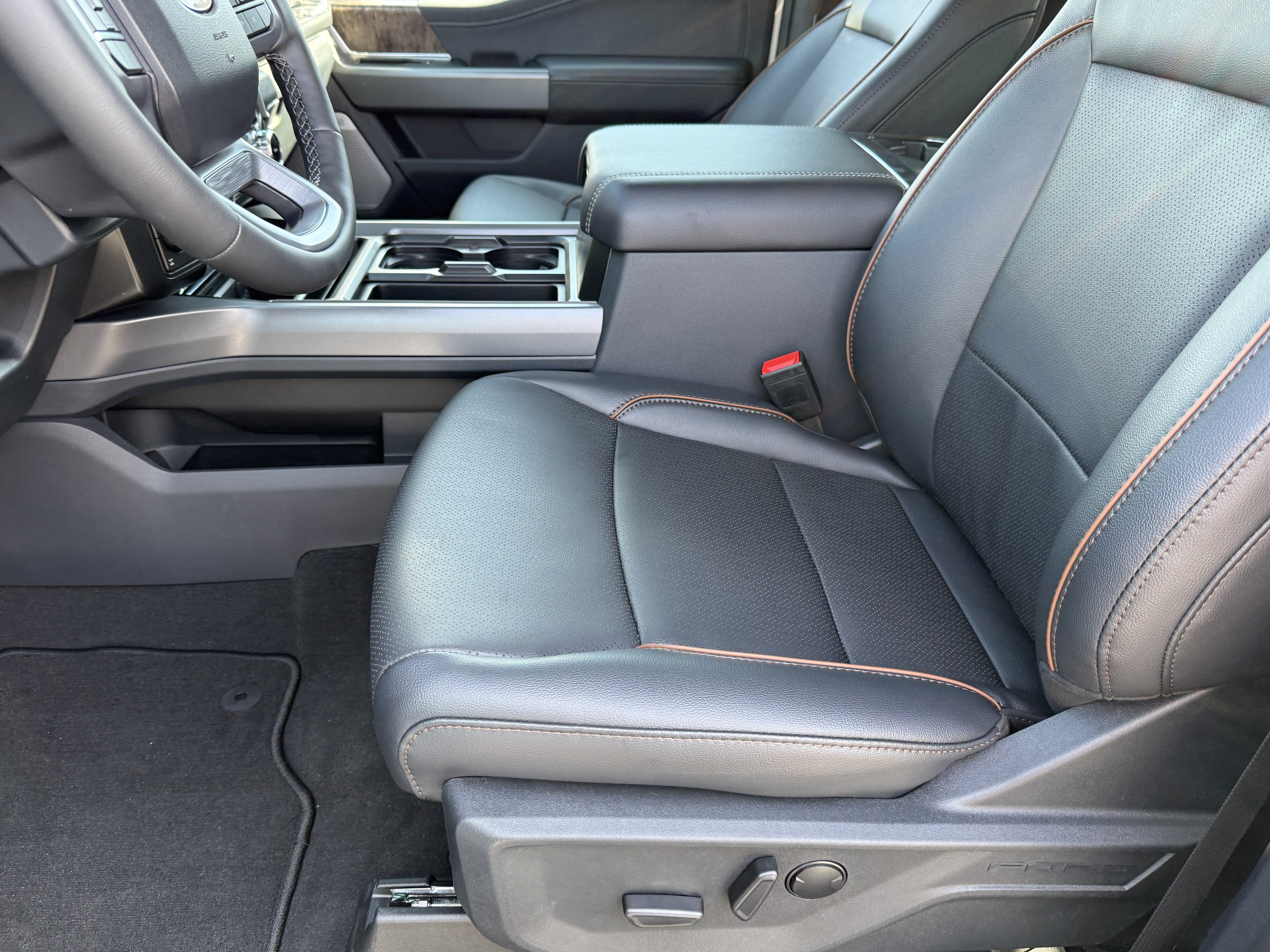 2027 Ford Super Duty F-250 LARIAT