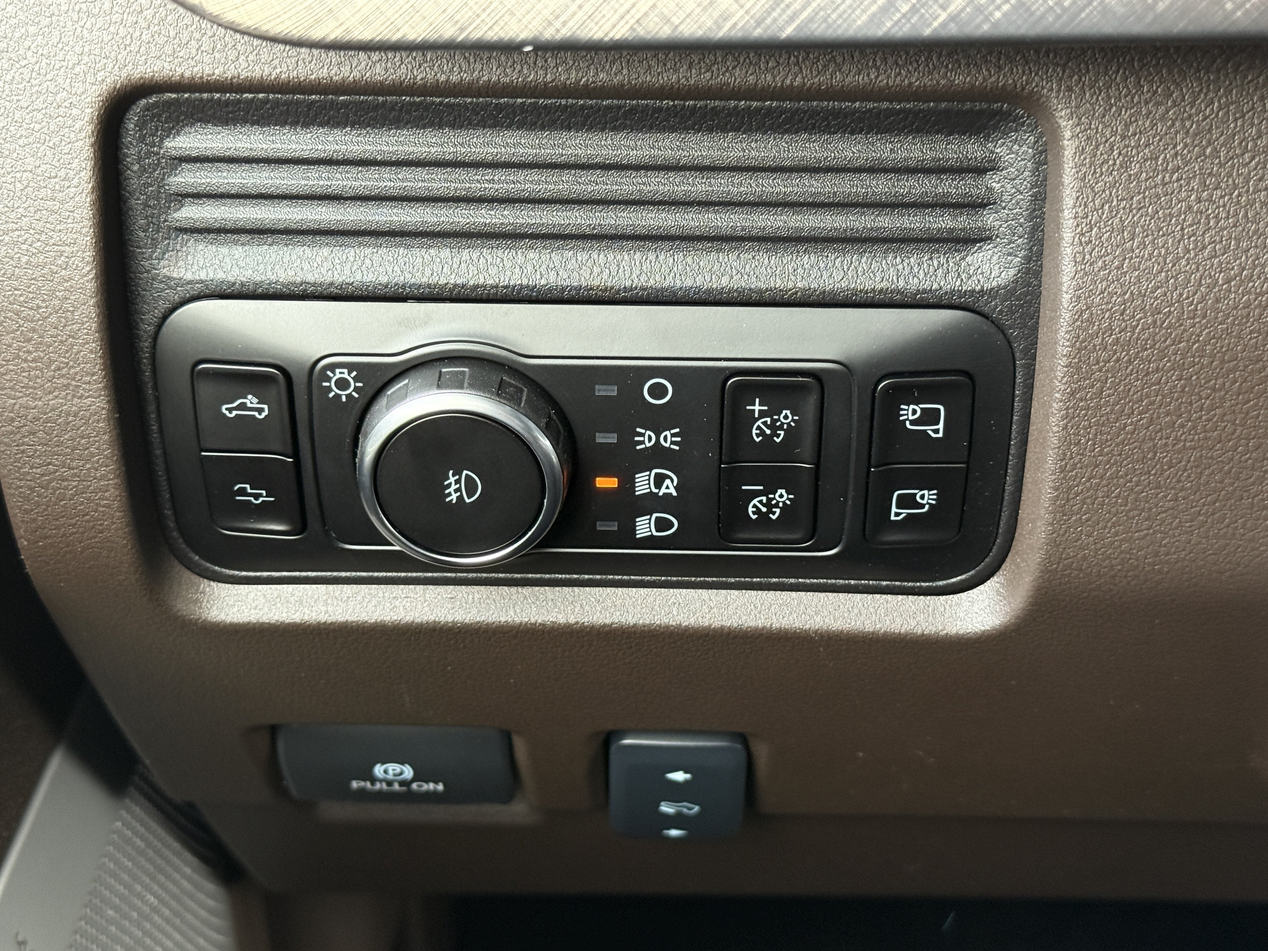 2027 Ford Super Duty F-350 SRW King Ranch