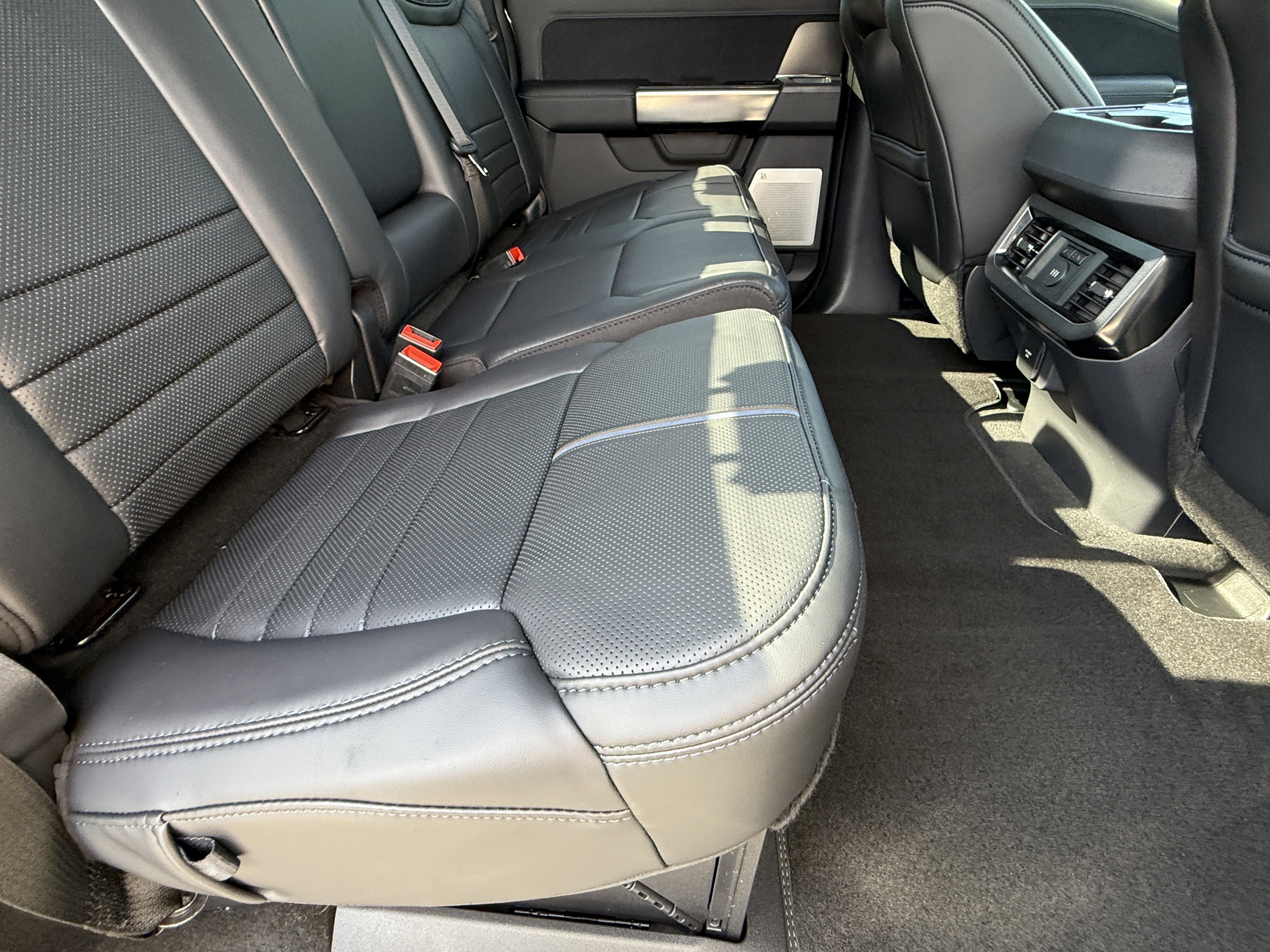 2026 Ford Super Duty F-350 SRW Platinum