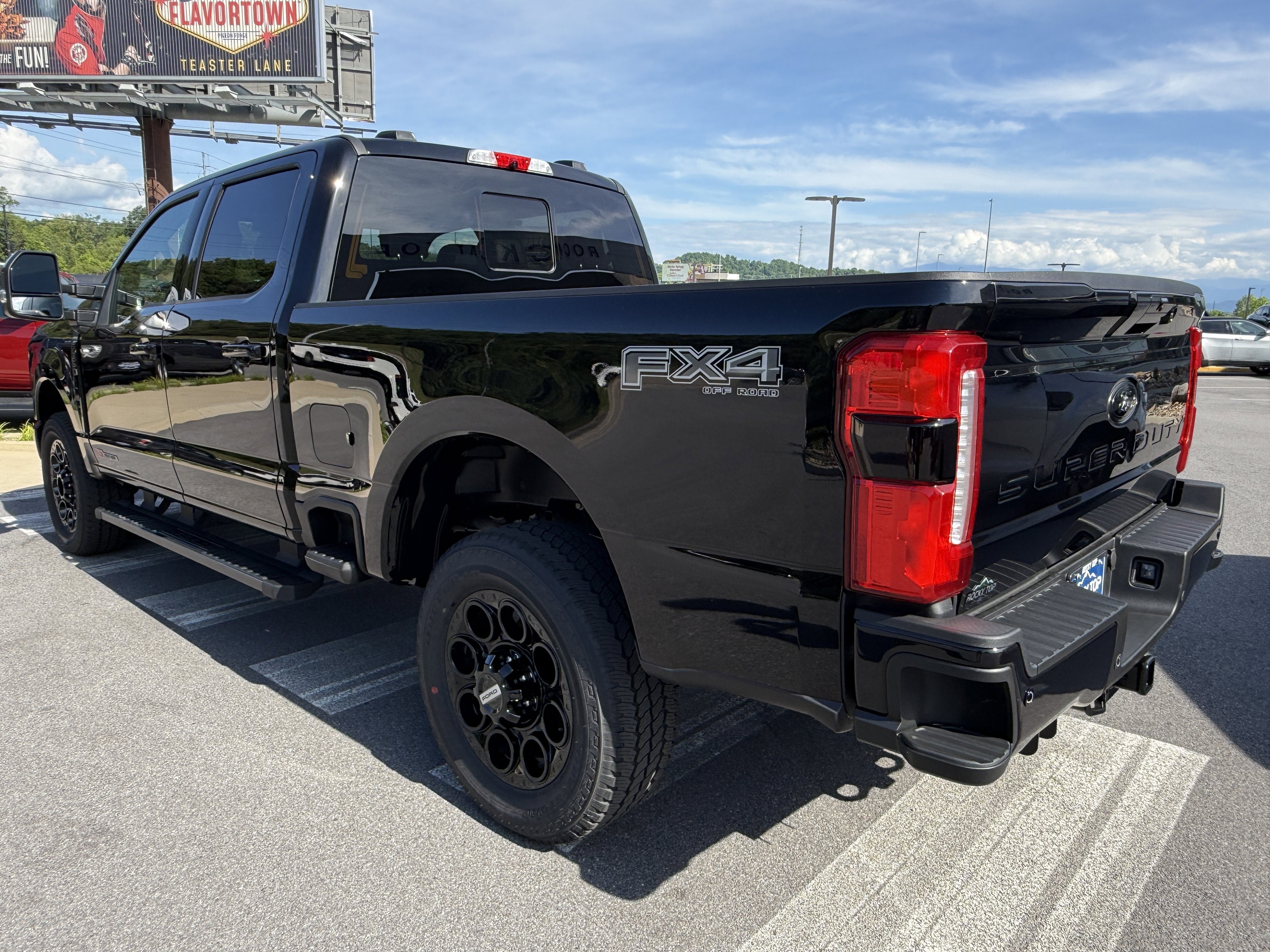 2026 Ford Super Duty F-350 SRW LARIAT