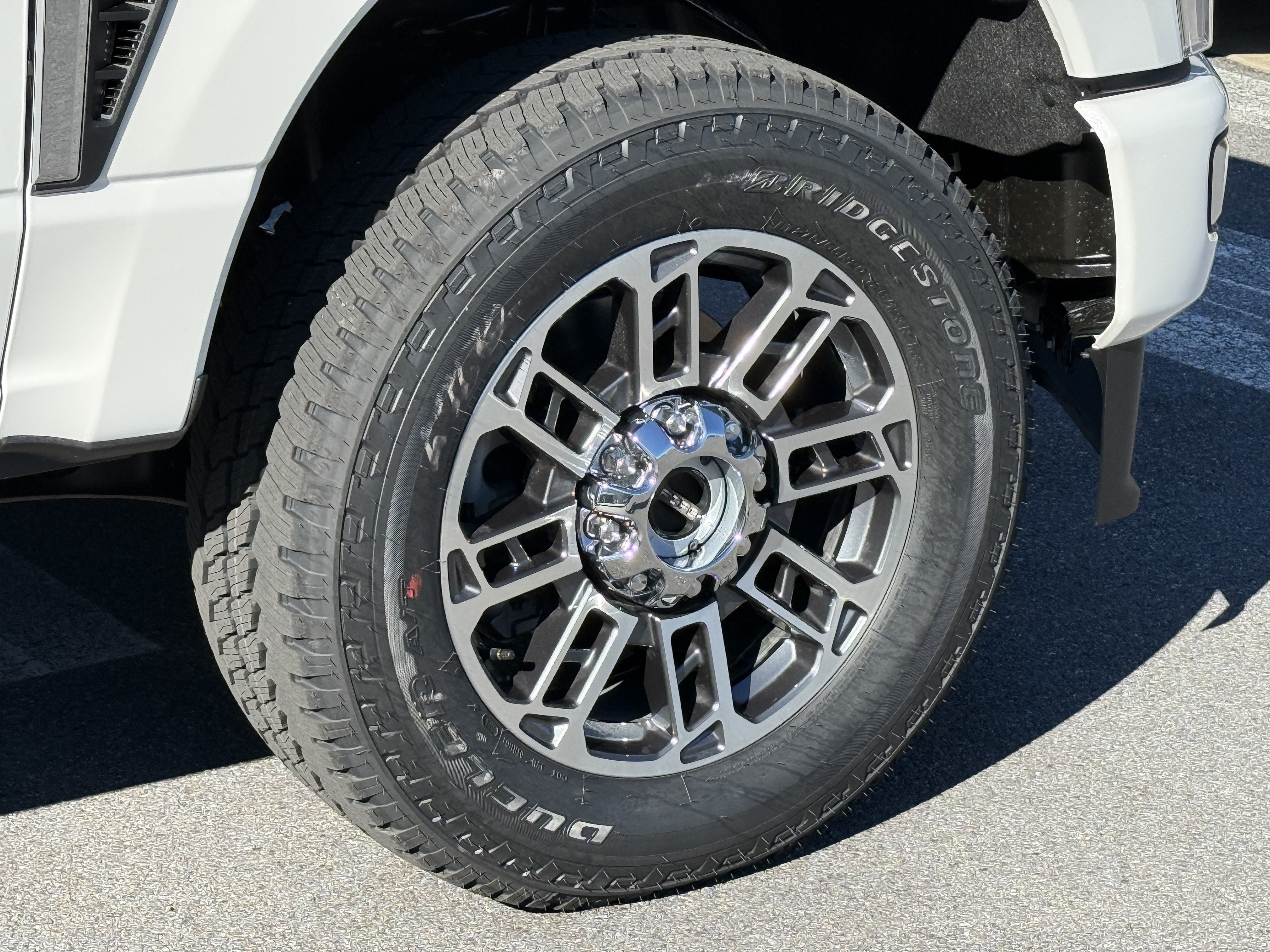 2027 Ford Super Duty F-350 SRW Platinum