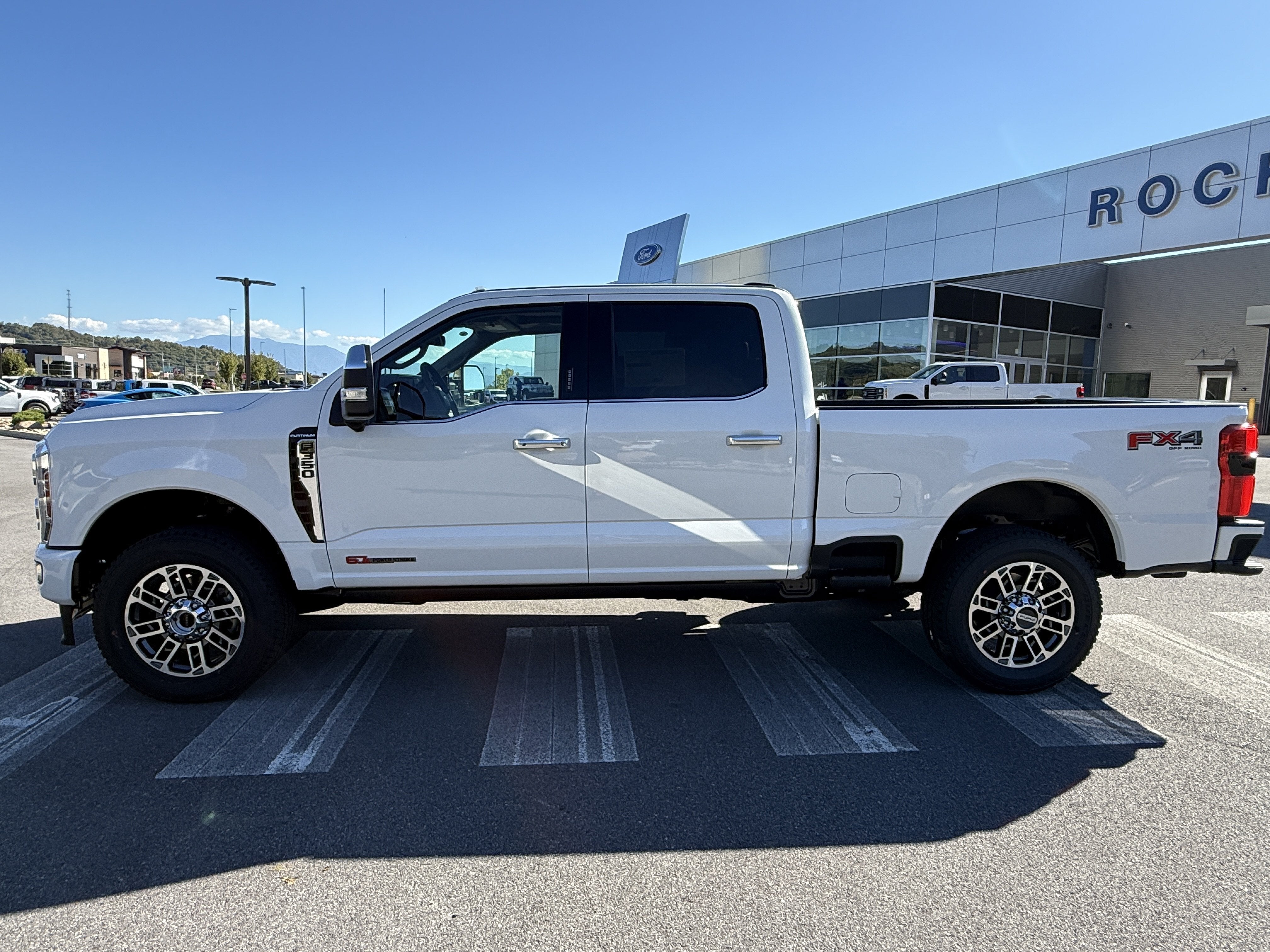 2027 Ford Super Duty F-350 SRW Platinum