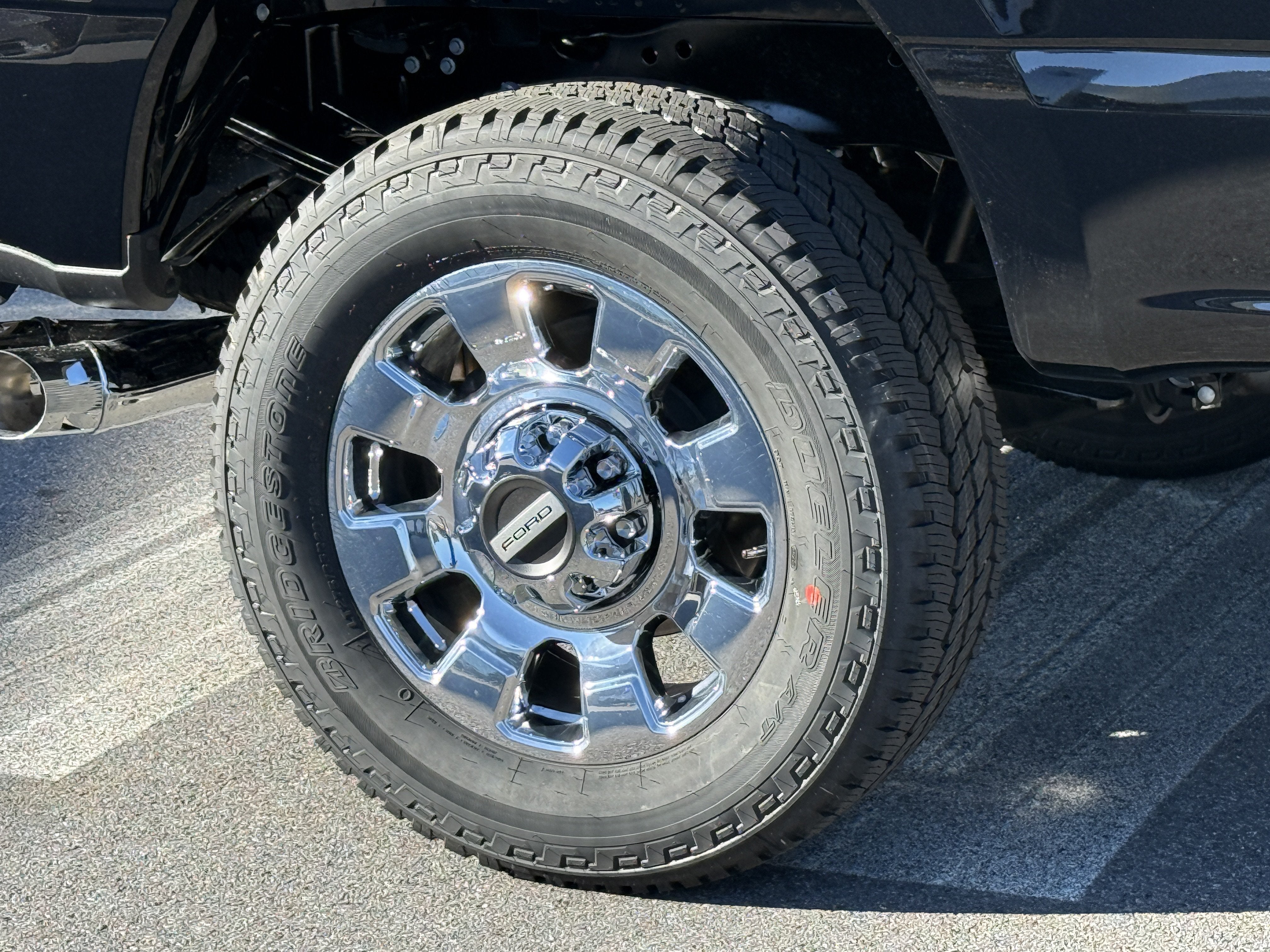 2027 Ford Super Duty F-350 SRW LARIAT