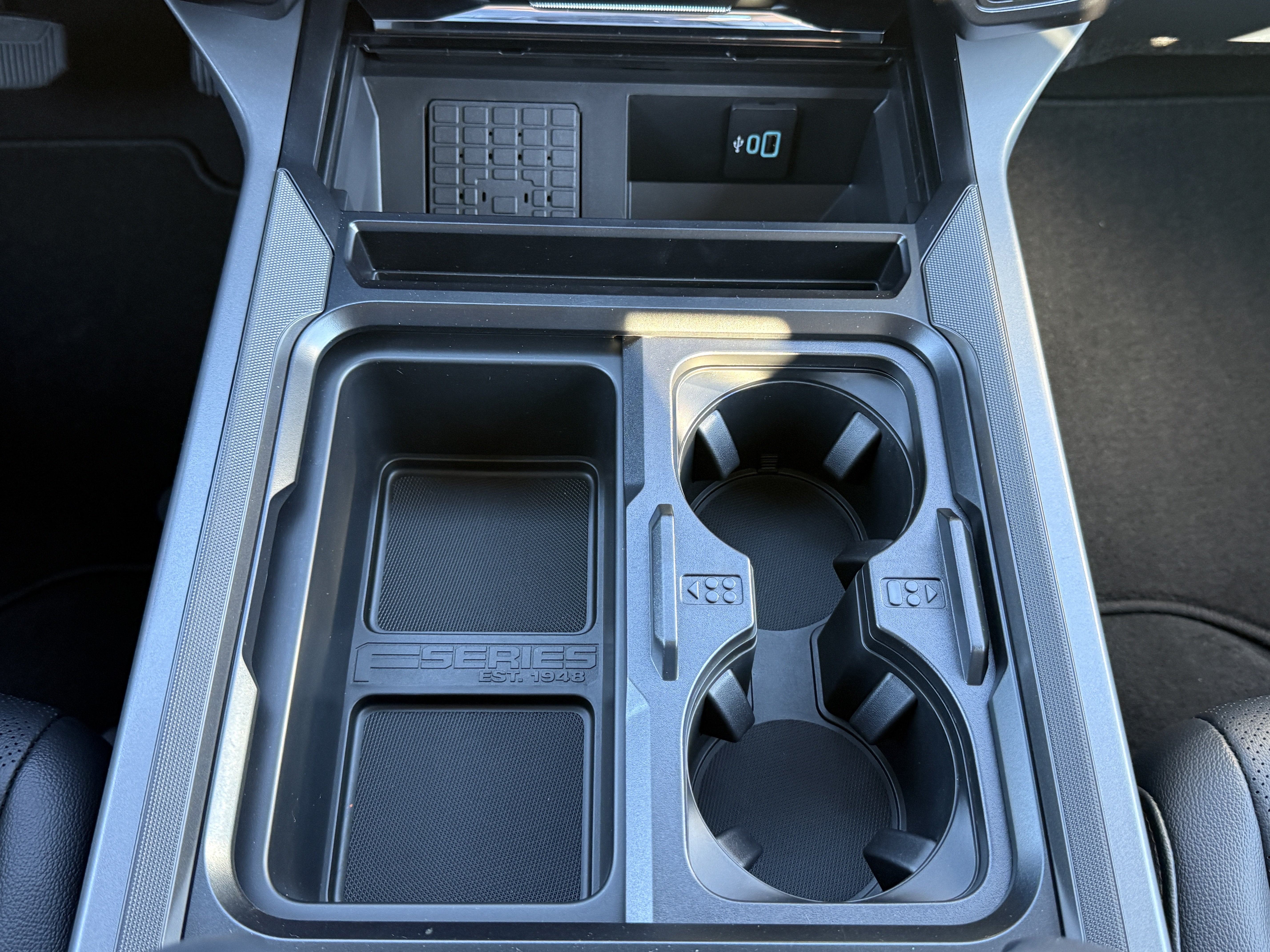 2027 Ford Super Duty F-350 SRW LARIAT
