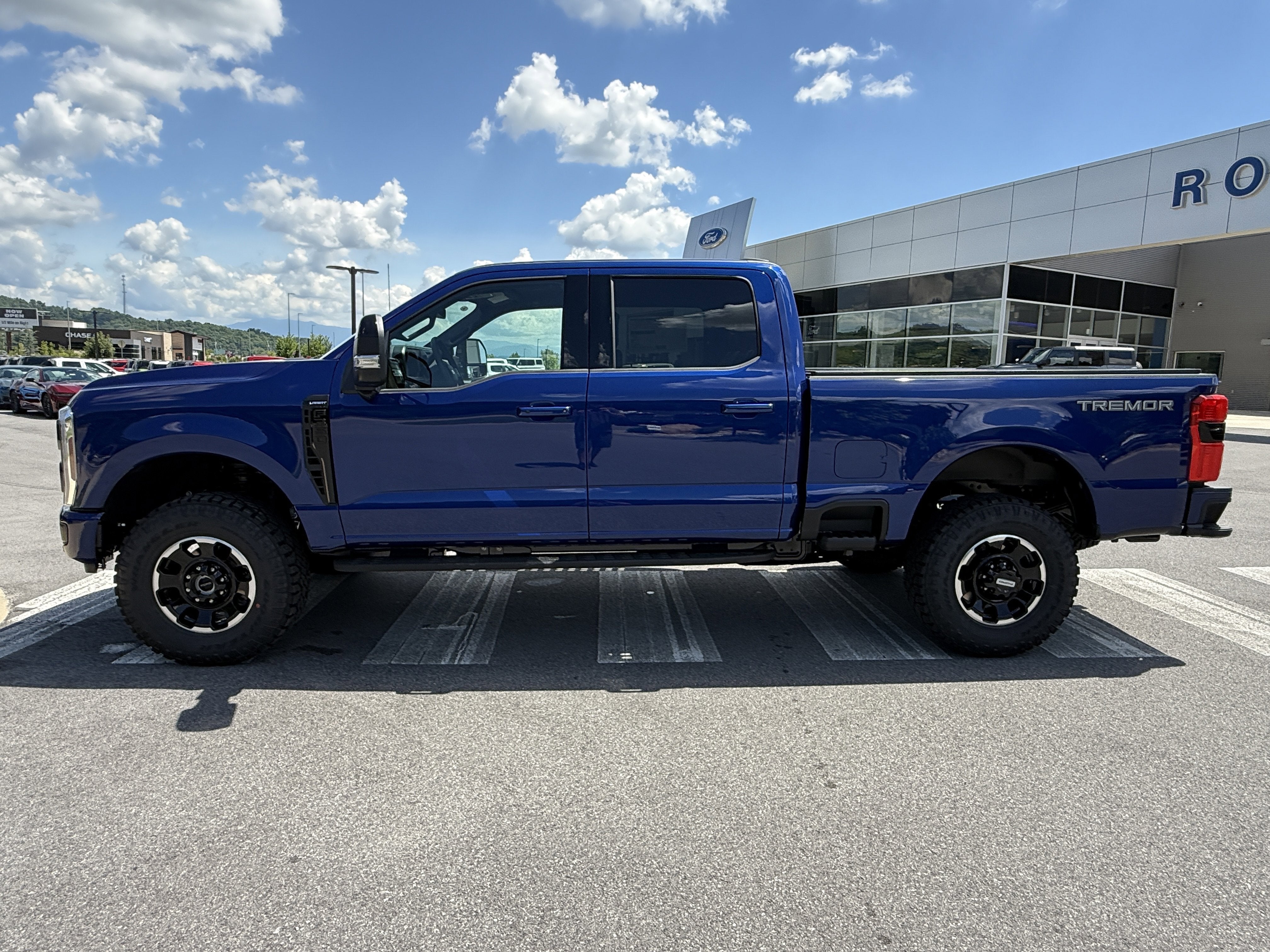 2026 Ford Super Duty F-350 SRW LARIAT
