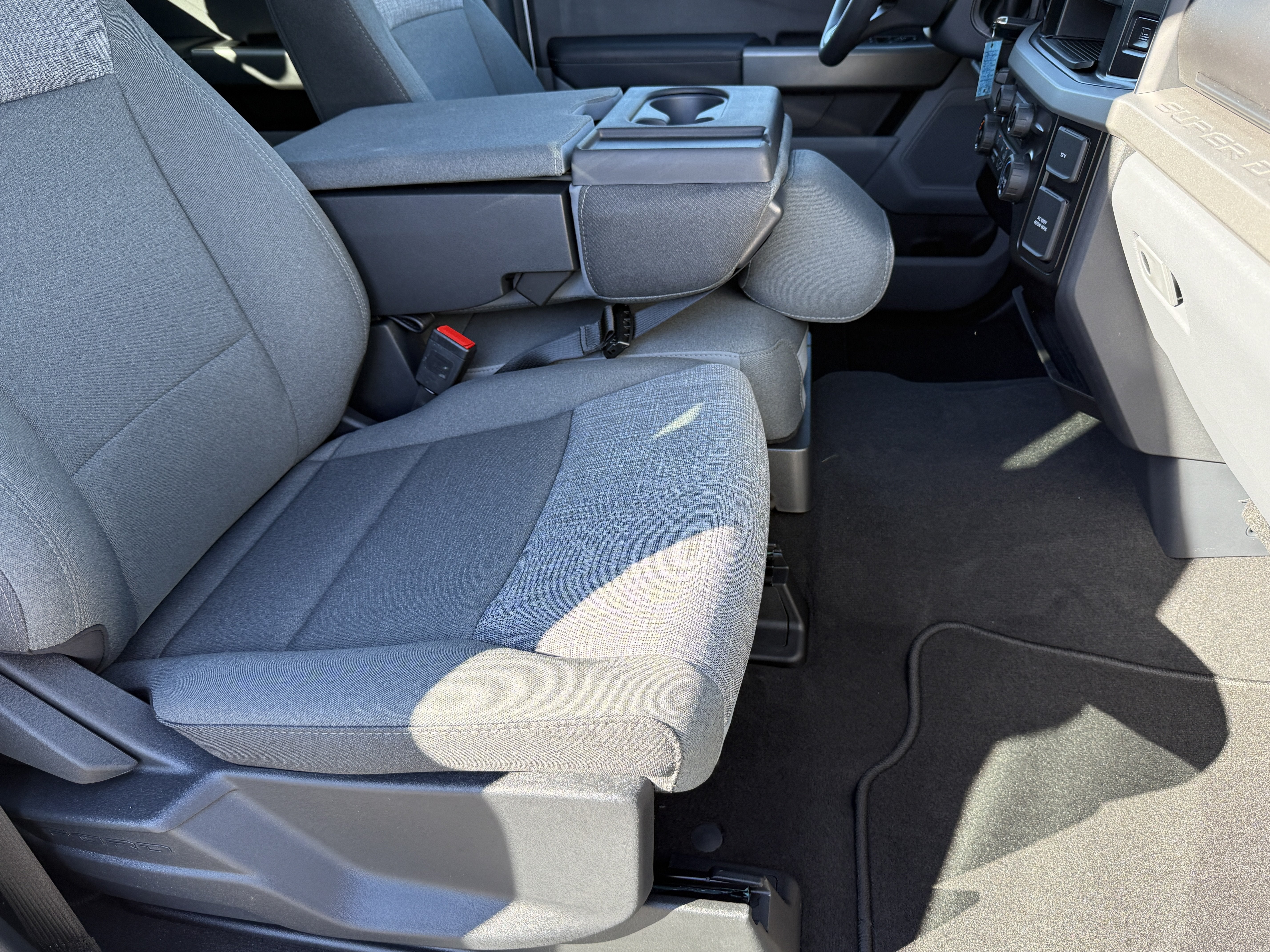 2027 Ford Super Duty F-250 XLT