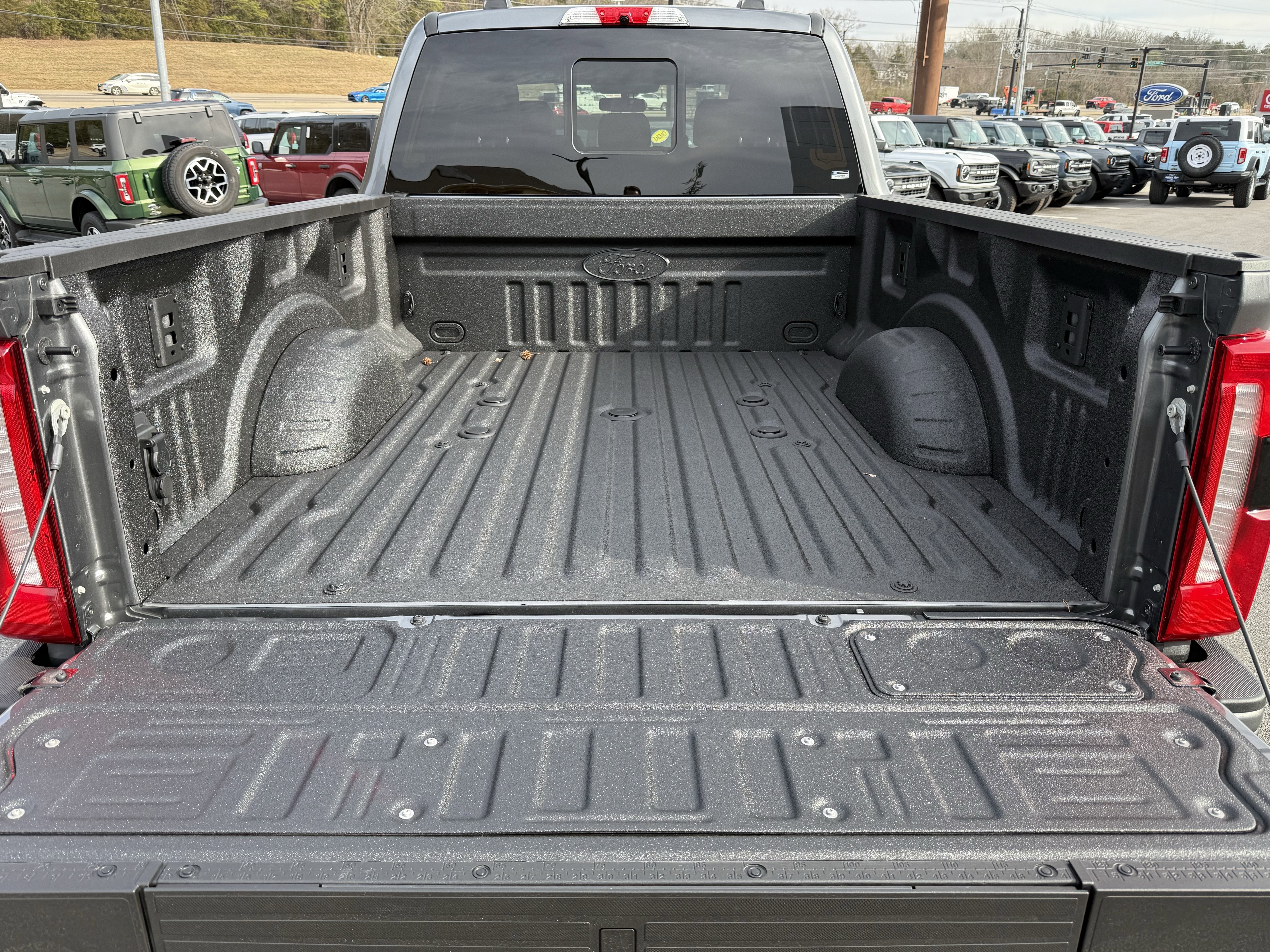 2026 Ford Super Duty F-350 SRW LARIAT