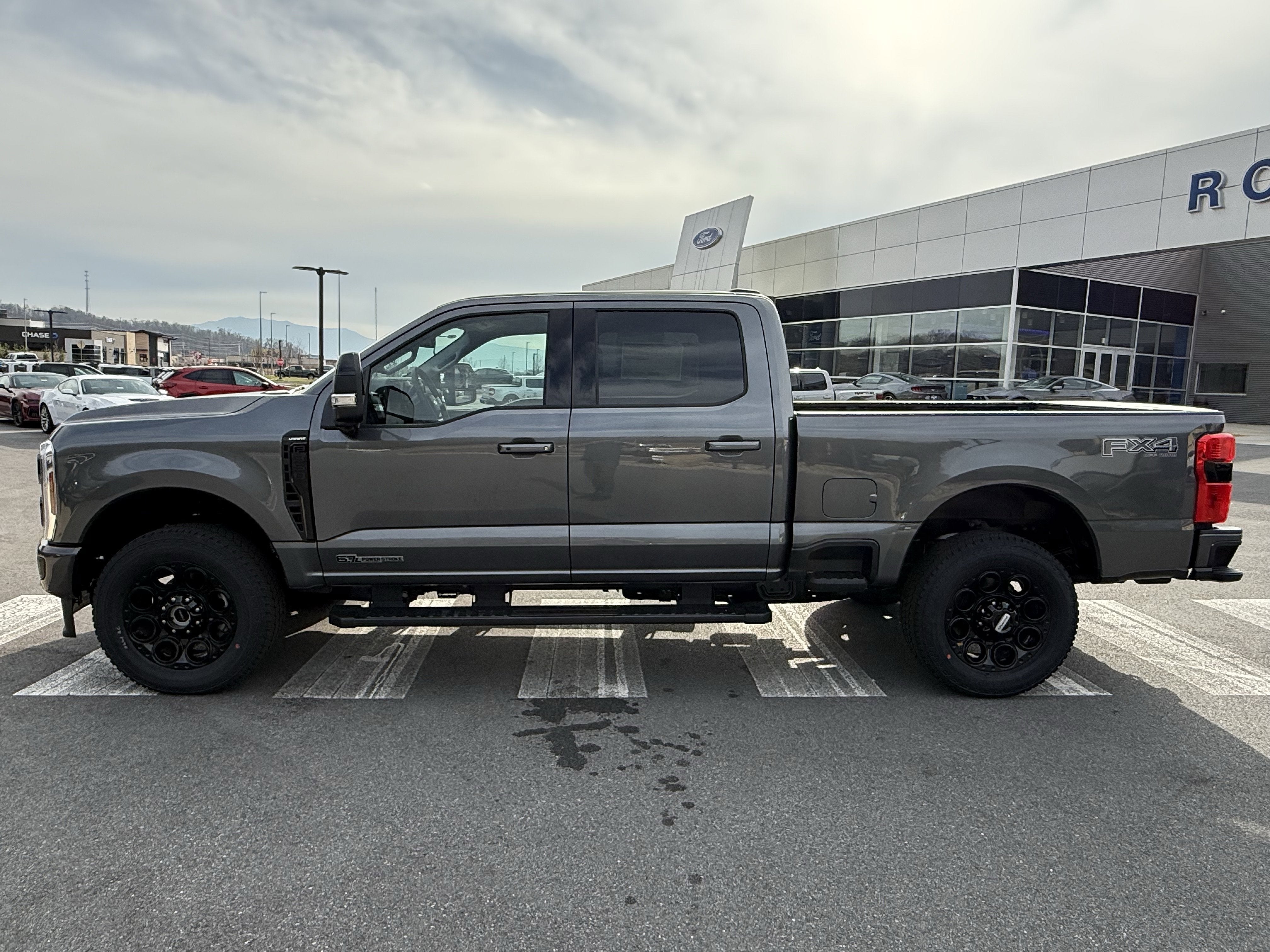 2026 Ford Super Duty F-350 SRW LARIAT