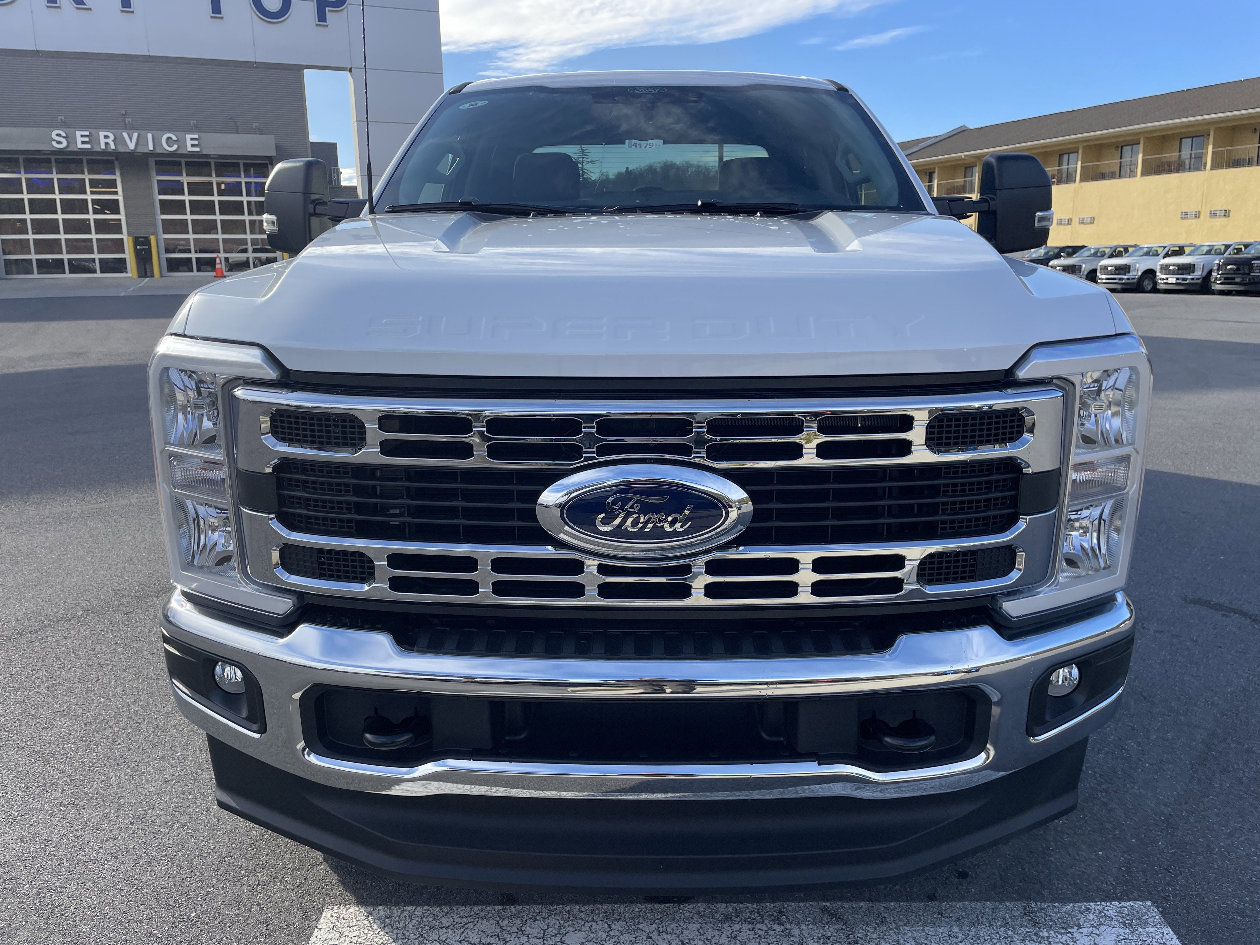 2026 Ford Super Duty F-350 SRW XLT