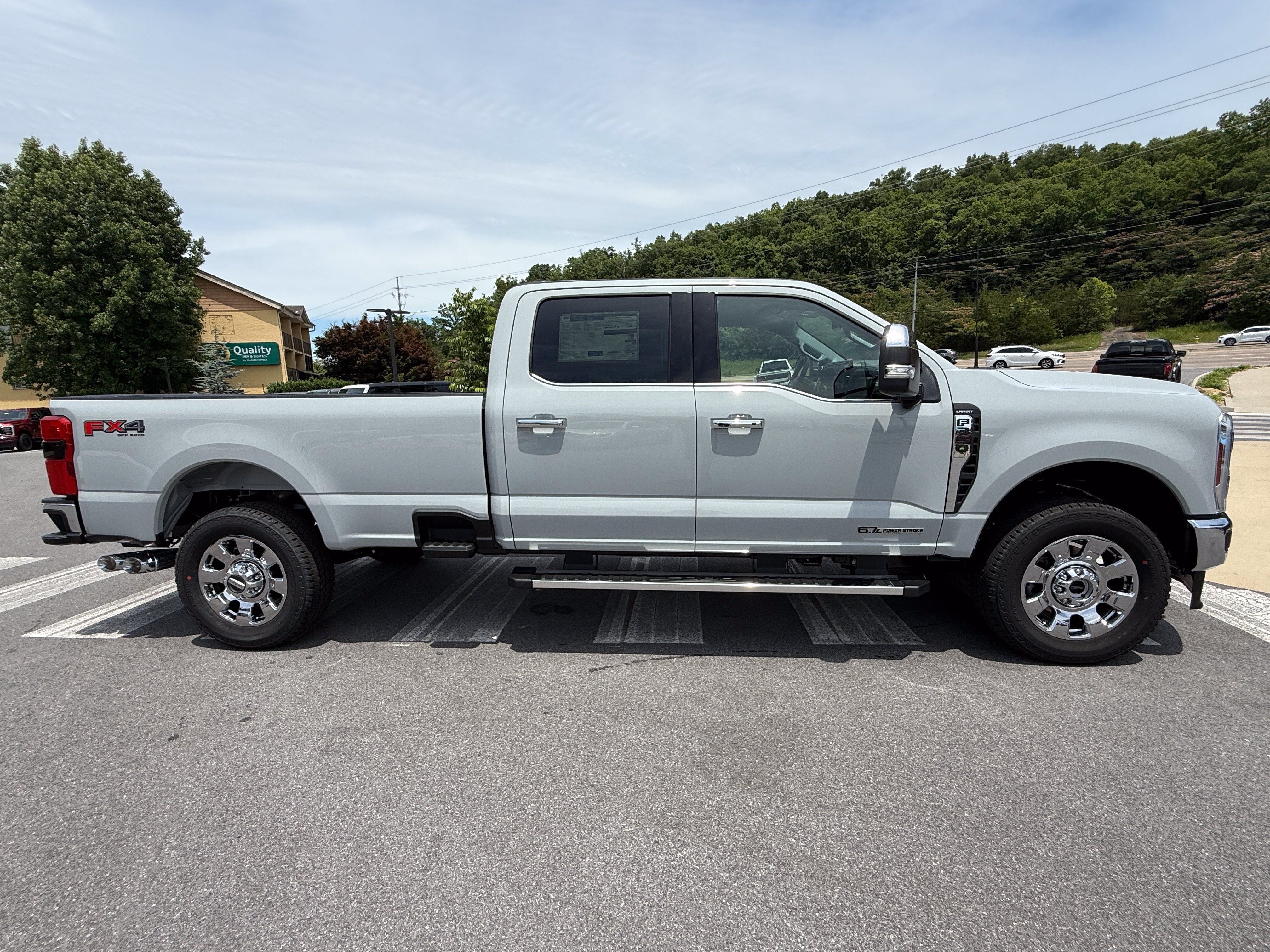 2026 Ford Super Duty F-350 SRW LARIAT
