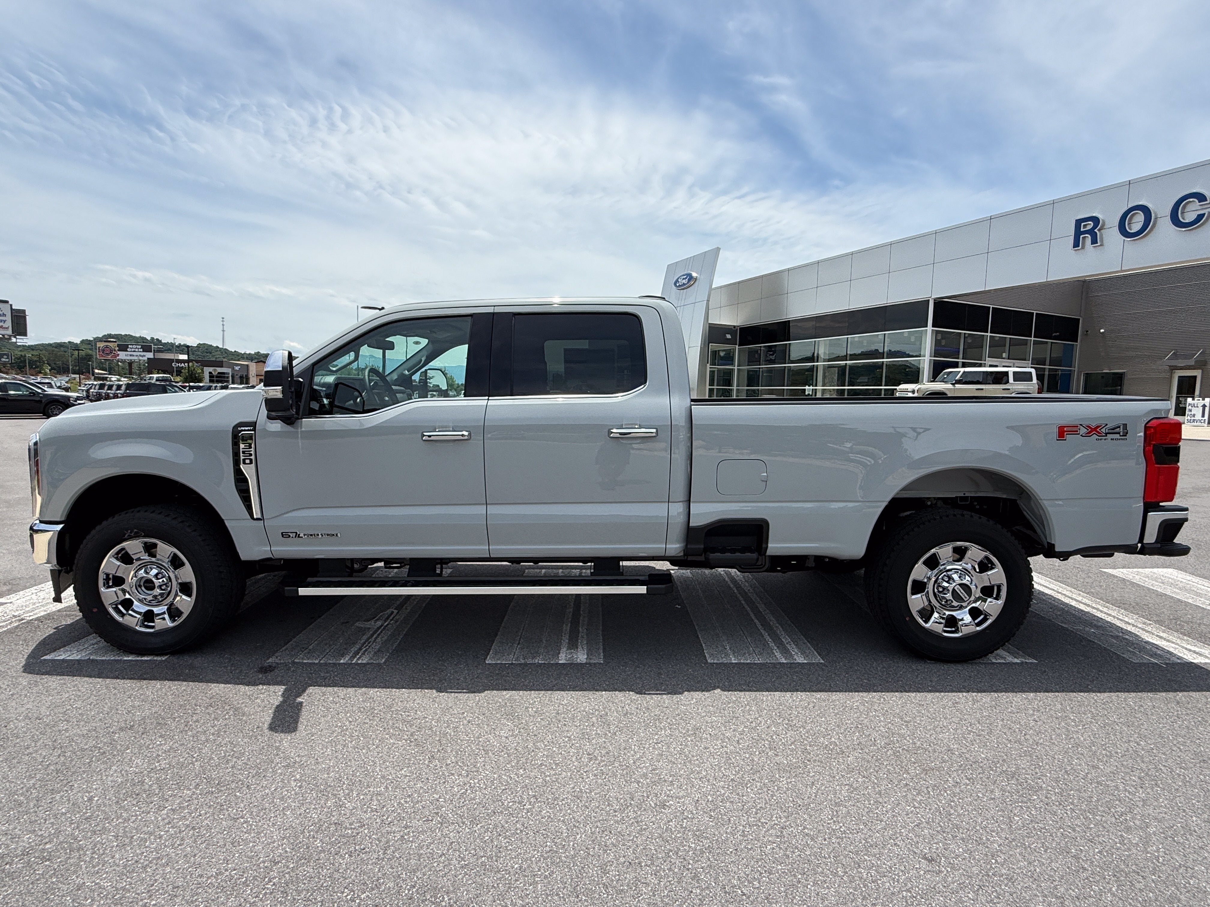 2026 Ford Super Duty F-350 SRW LARIAT