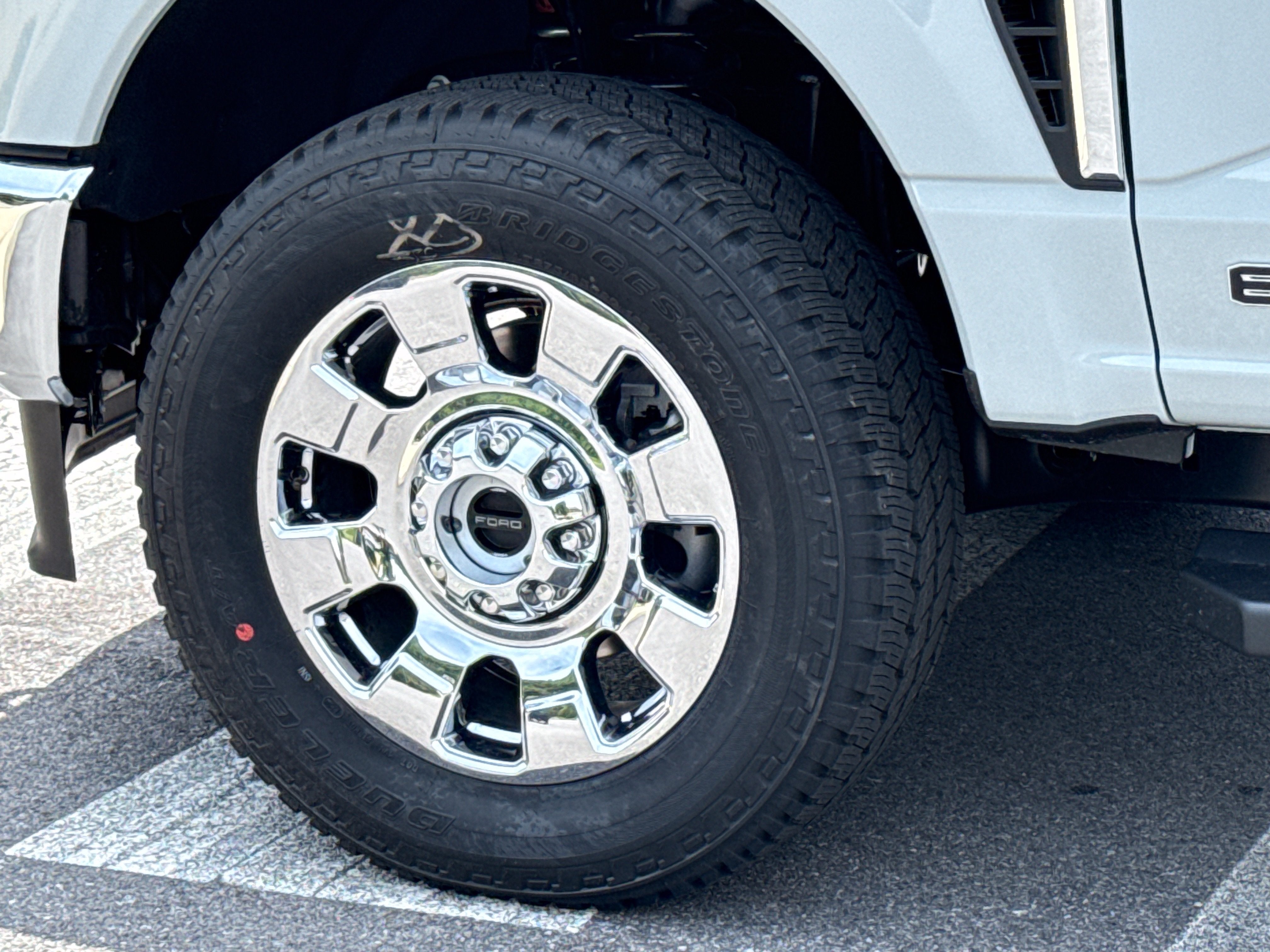 2026 Ford Super Duty F-350 SRW LARIAT