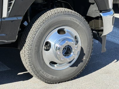 2027 Ford Super Duty F-350 DRW LARIAT