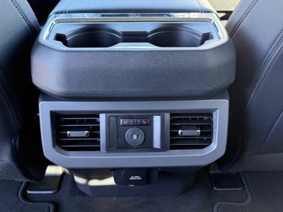 2027 Ford Super Duty F-350 DRW LARIAT
