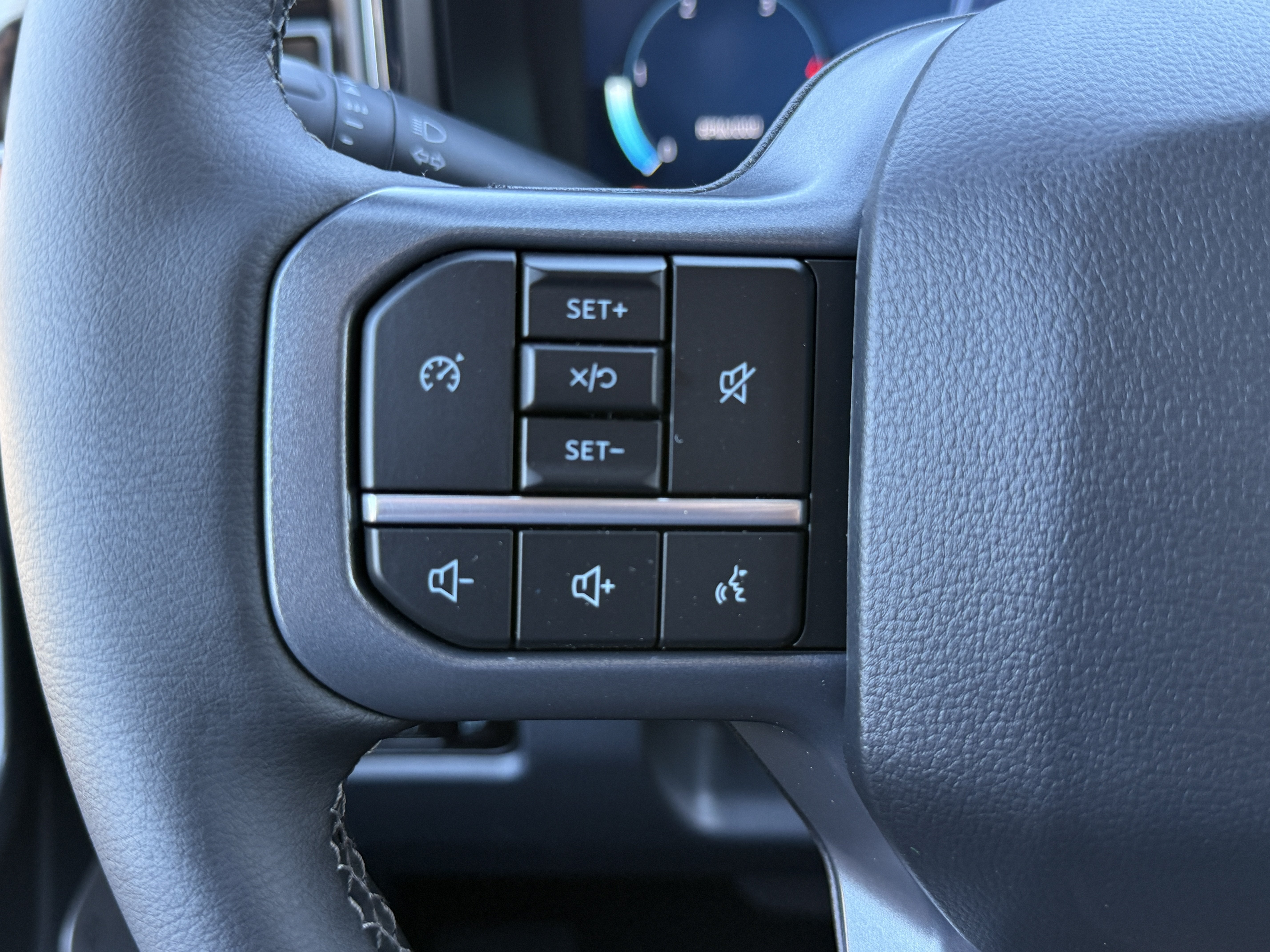2027 Ford Super Duty F-350 DRW LARIAT
