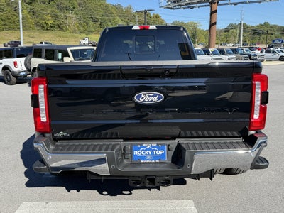 2027 Ford Super Duty F-350 DRW LARIAT