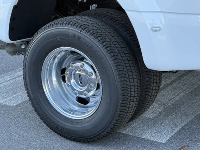 2027 Ford Super Duty F-350 DRW XL