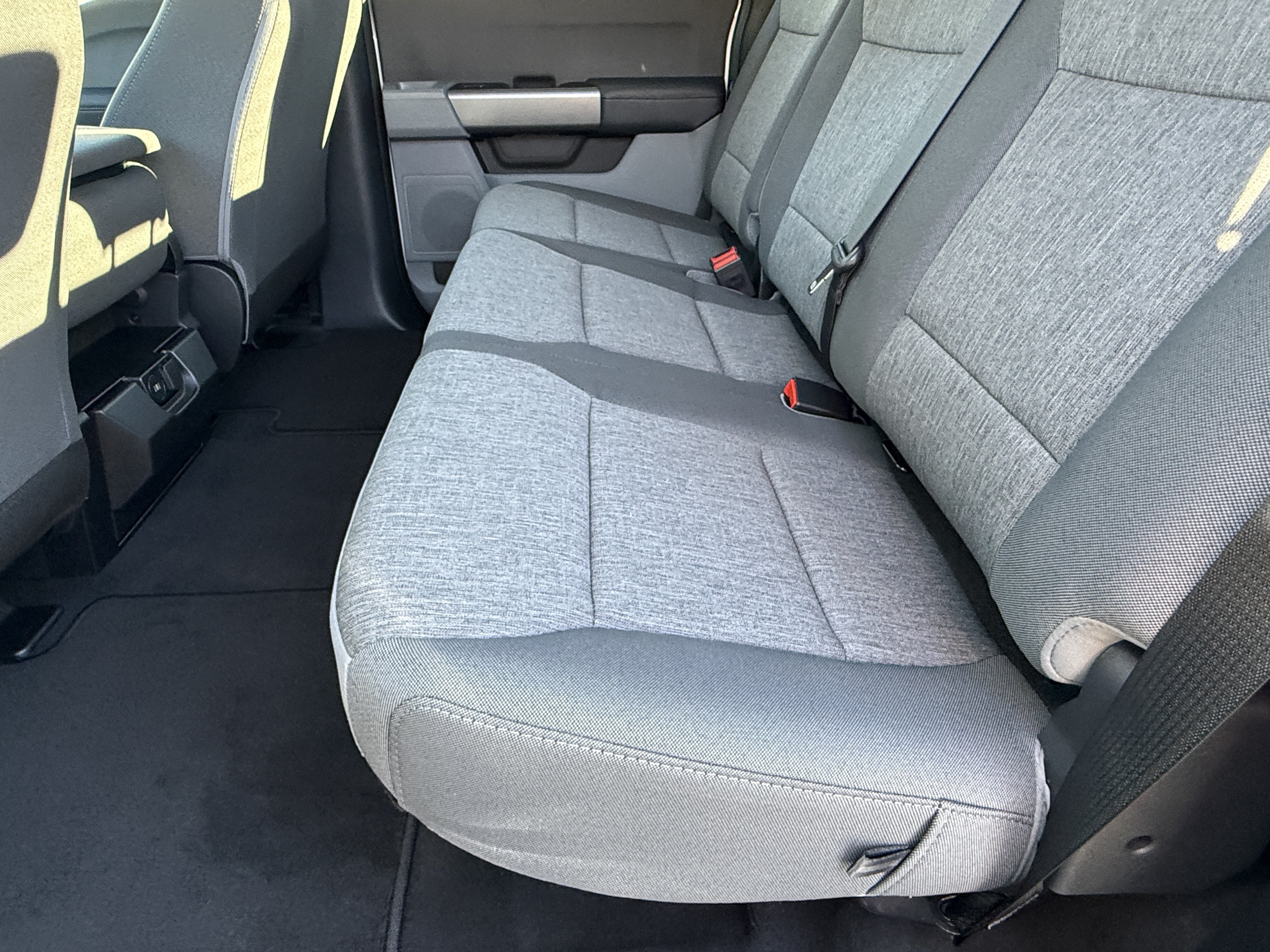 2027 Ford Super Duty F-350 DRW XL