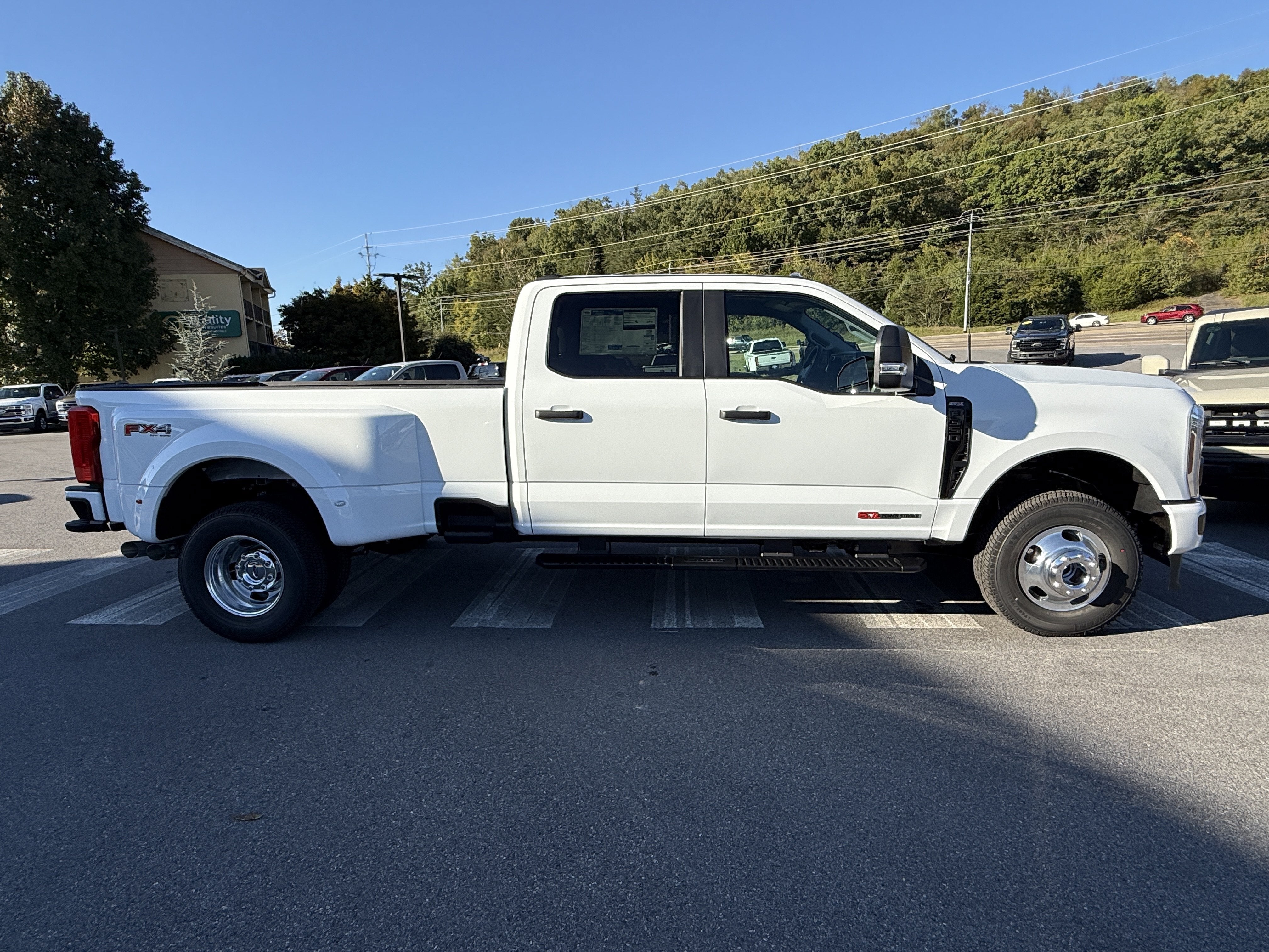 2027 Ford Super Duty F-350 DRW XL