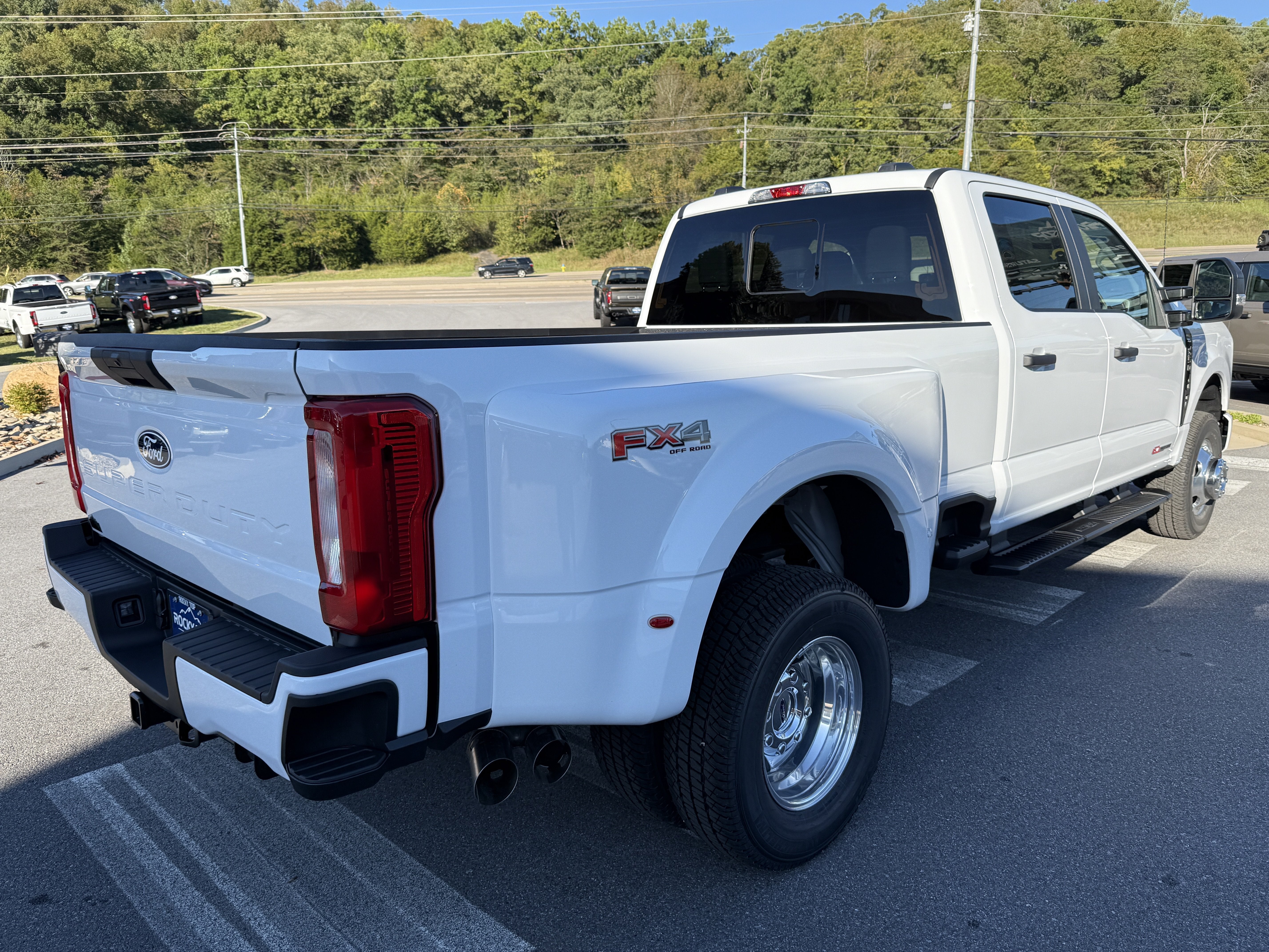 2027 Ford Super Duty F-350 DRW XL