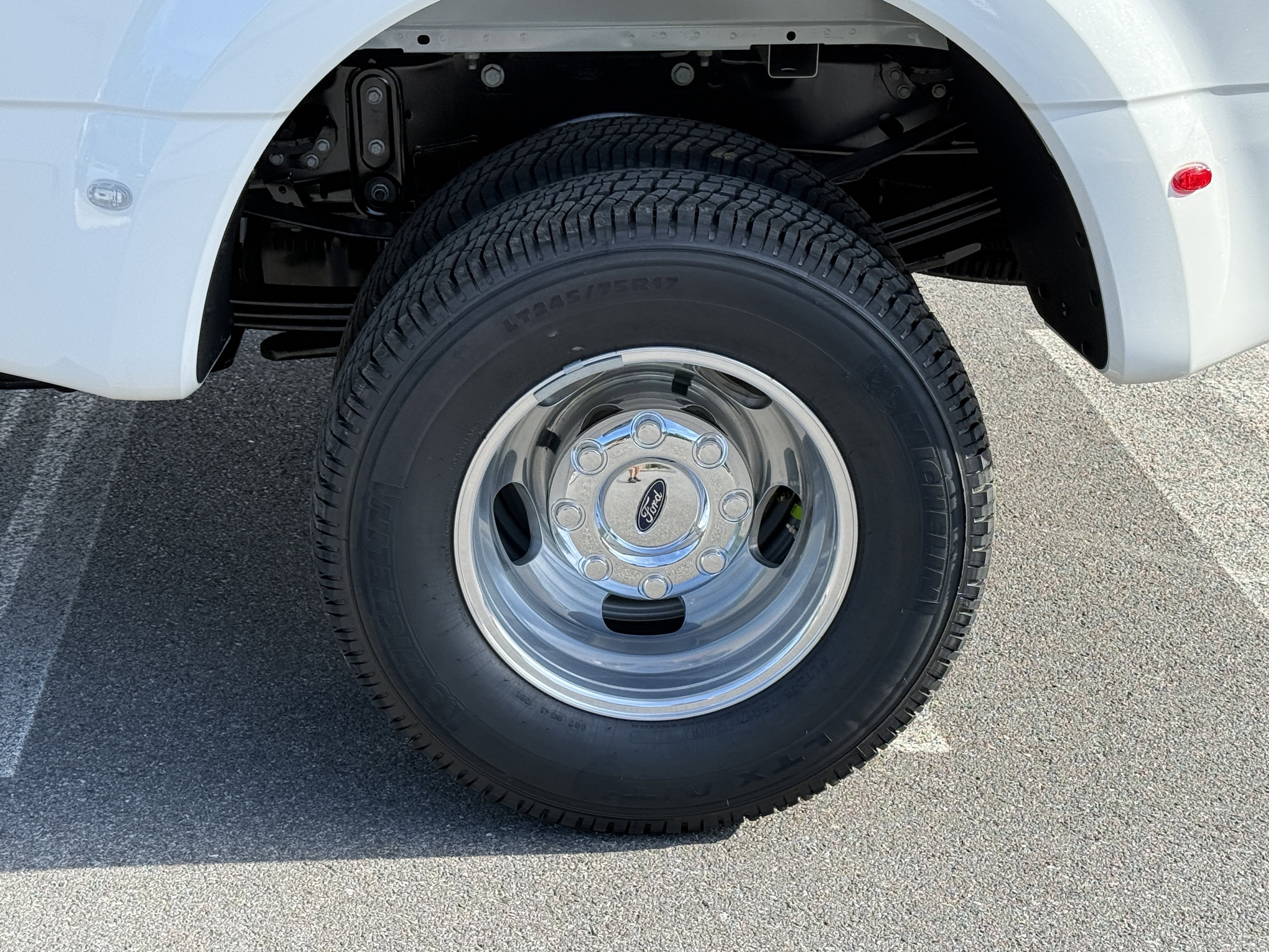 2026 Ford Super Duty F-350 DRW LARIAT