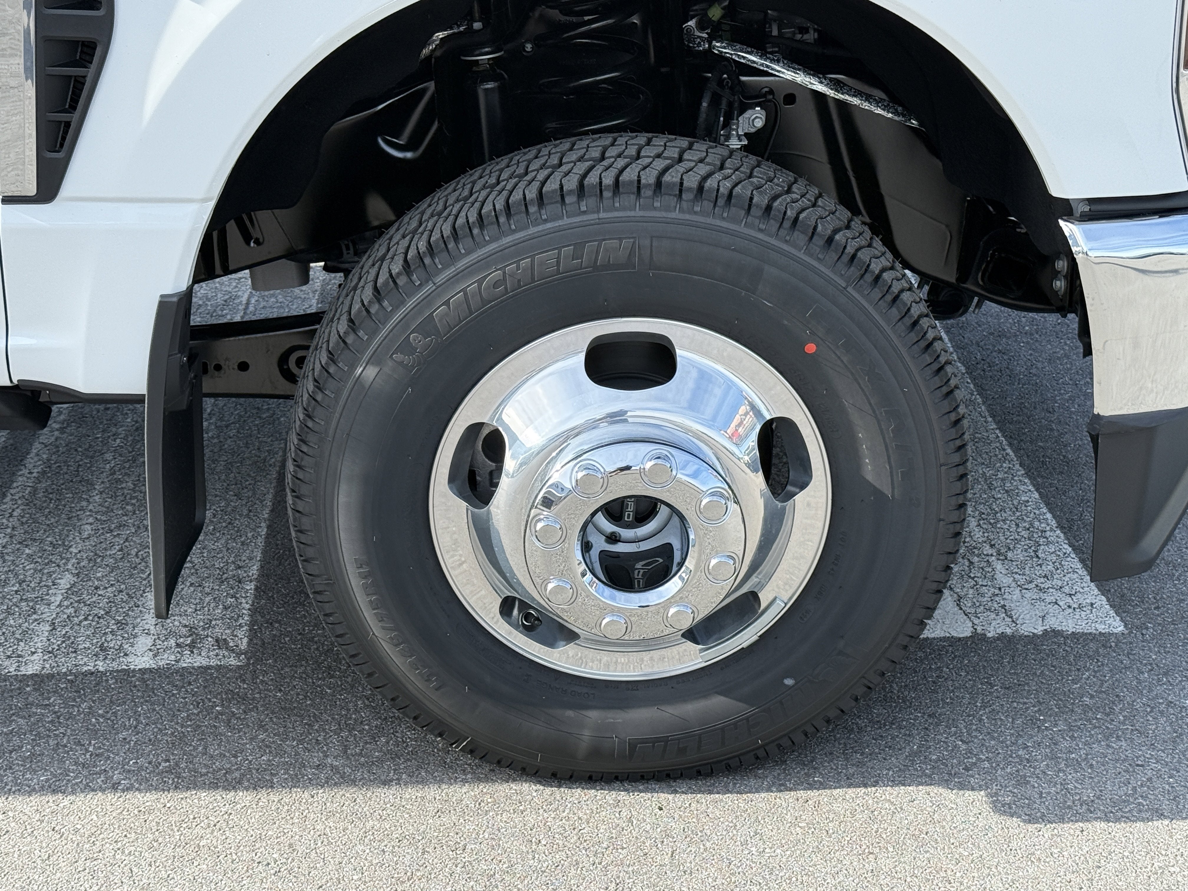 2026 Ford Super Duty F-350 DRW LARIAT