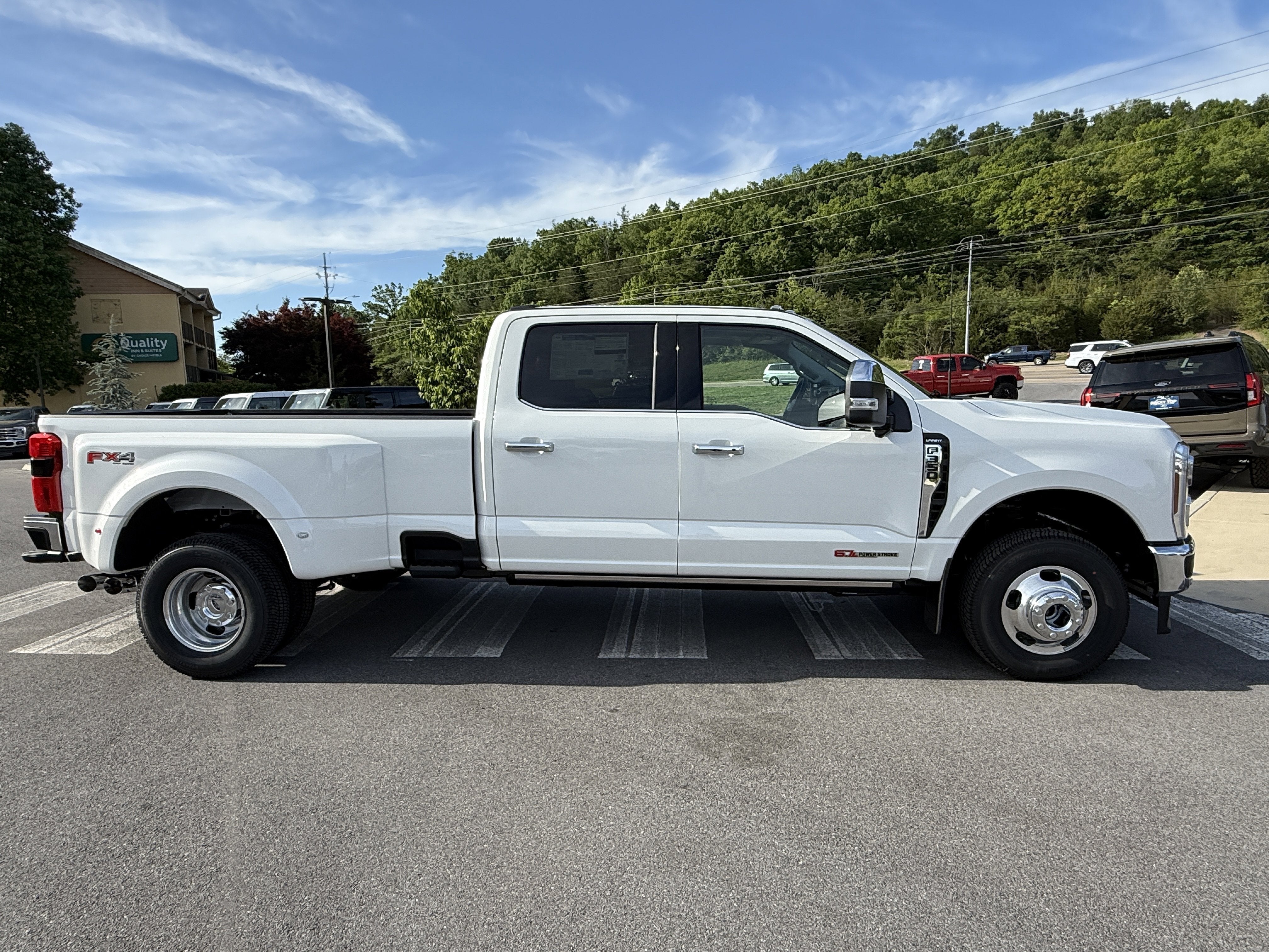2026 Ford Super Duty F-350 DRW LARIAT