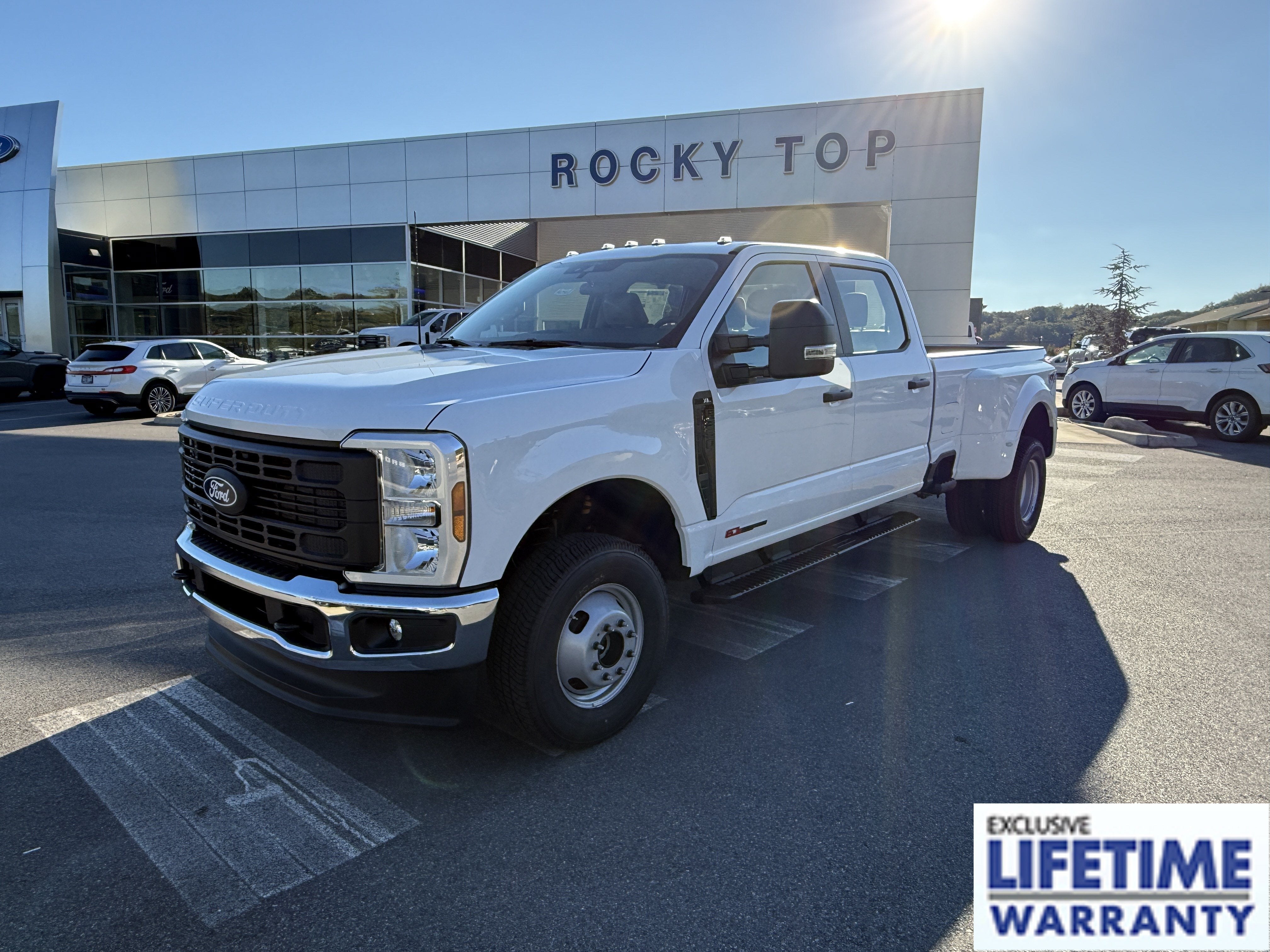 2027 Ford Super Duty F-350 DRW XL