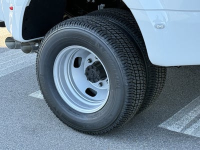 2027 Ford Super Duty F-350 DRW XL