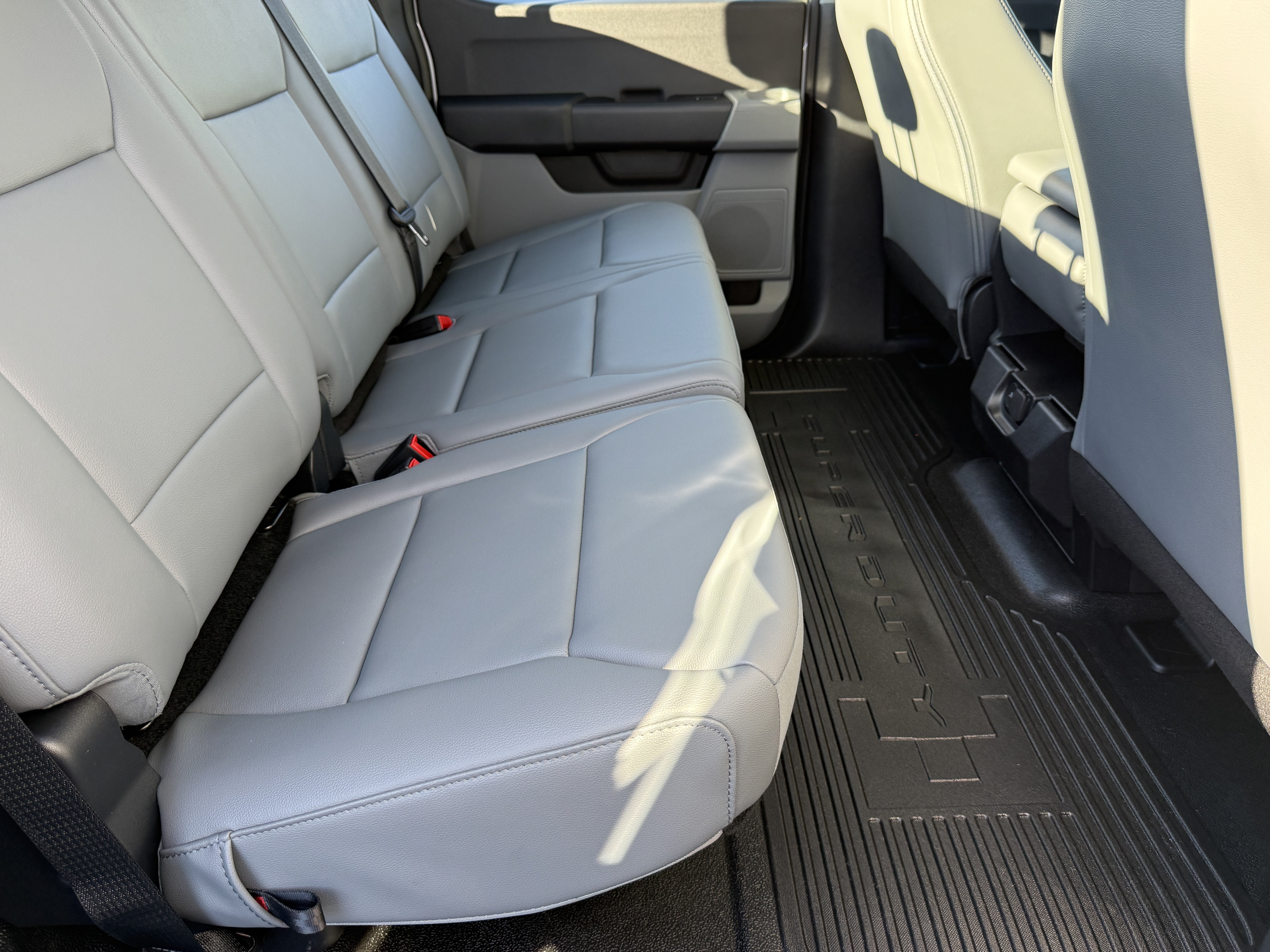 2027 Ford Super Duty F-350 DRW XL