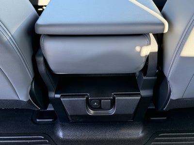 2027 Ford Super Duty F-350 DRW XL