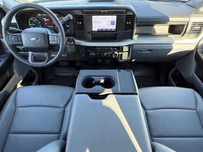 2027 Ford Super Duty F-350 DRW XL