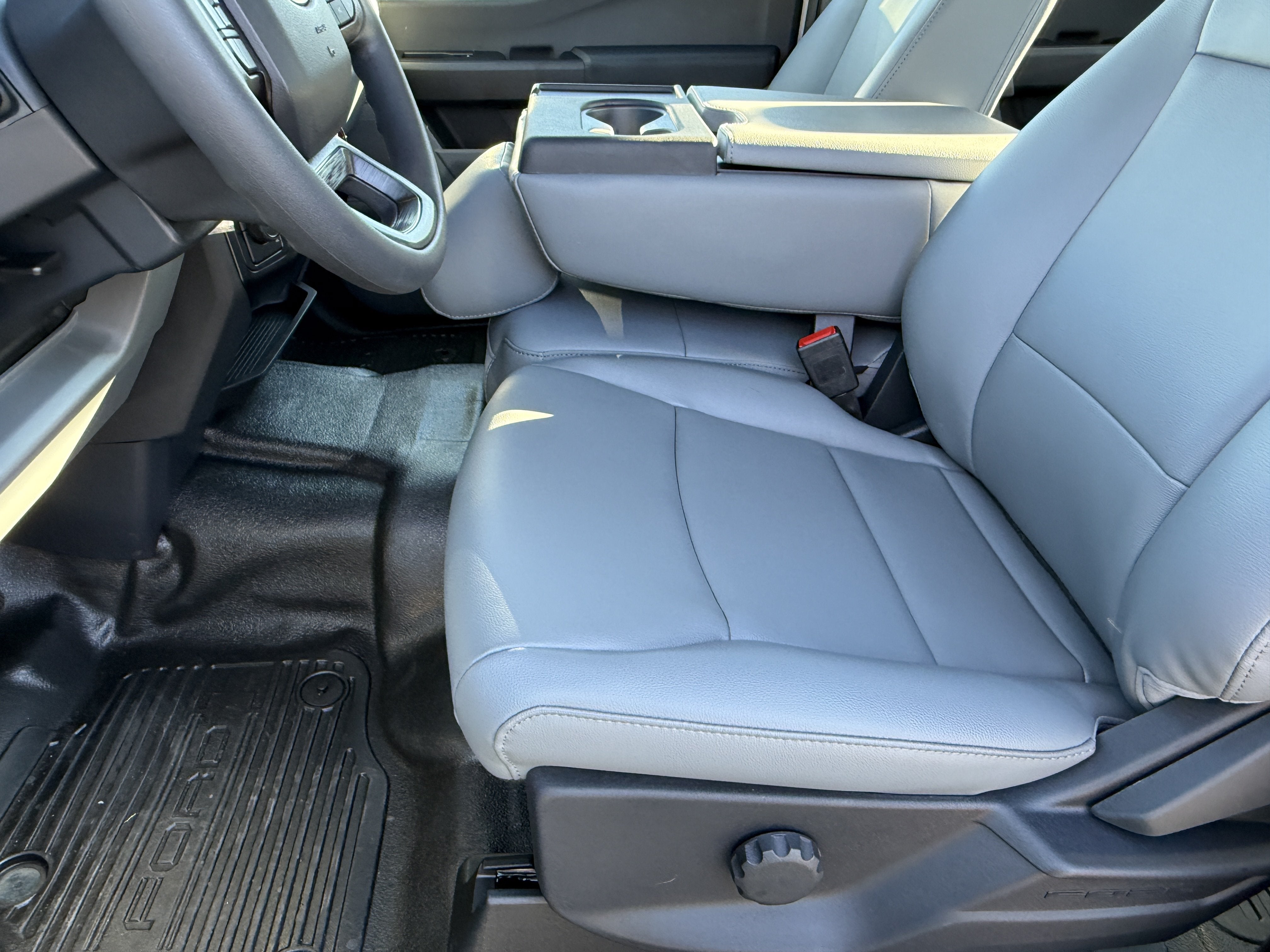 2027 Ford Super Duty F-350 DRW XL