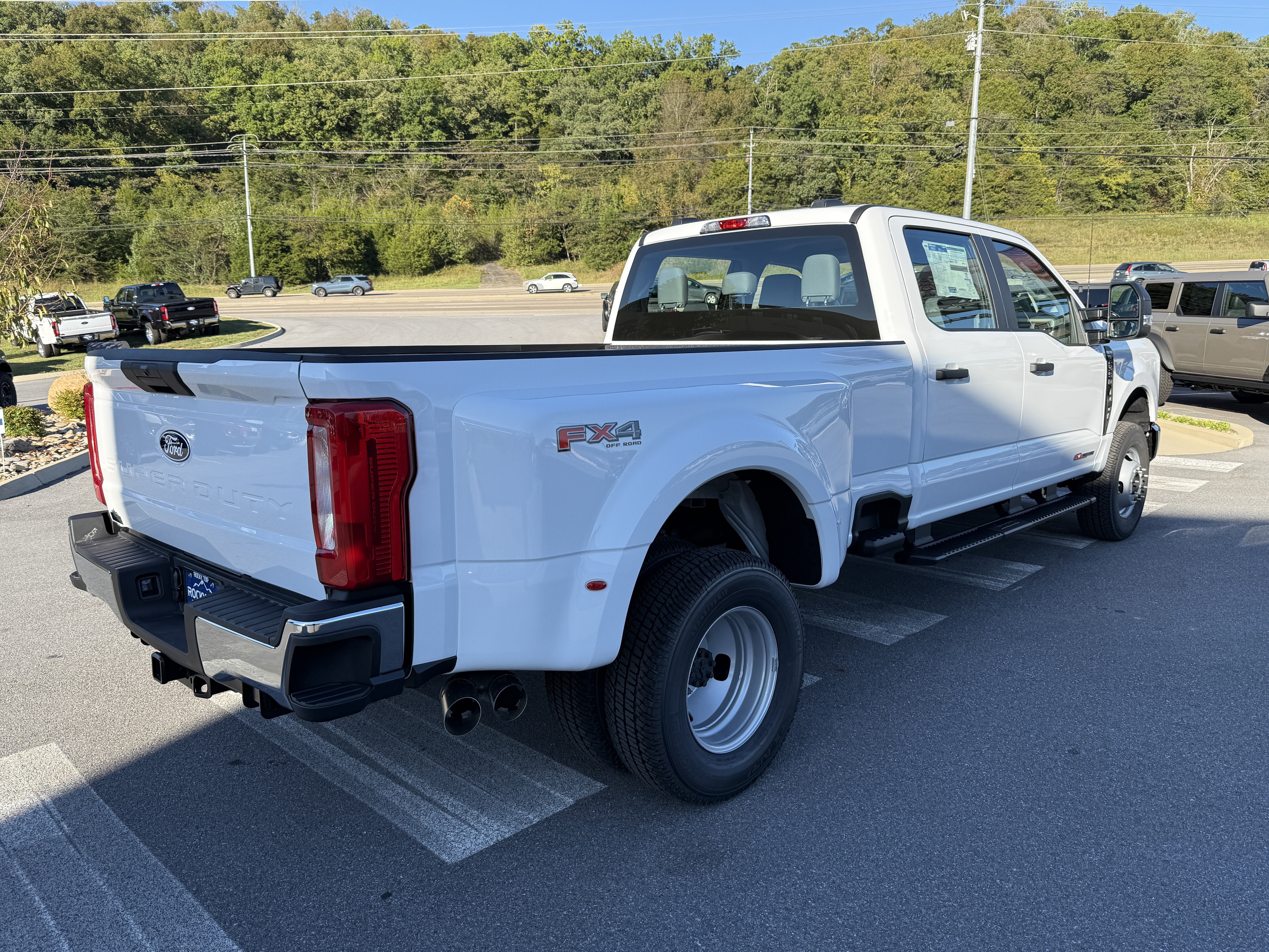 2027 Ford Super Duty F-350 DRW XL