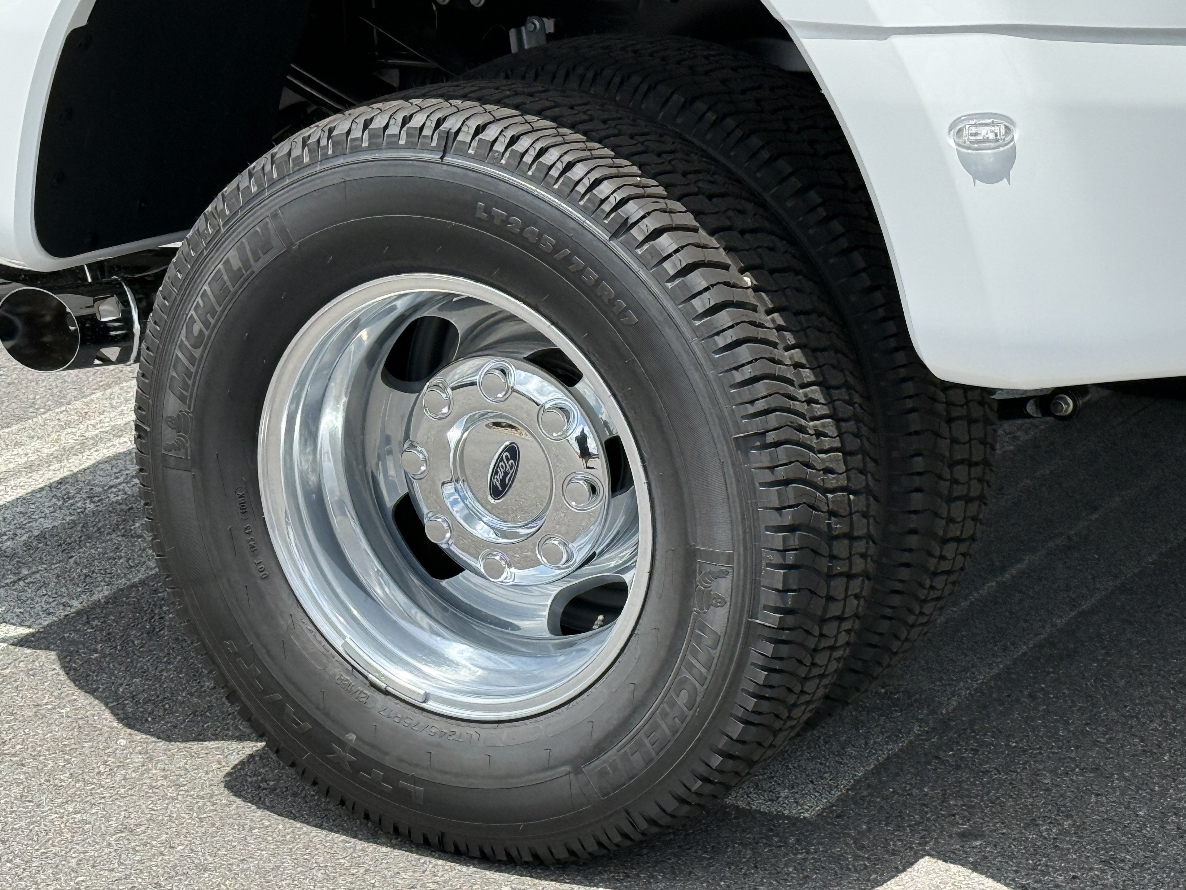 2026 Ford Super Duty F-350 DRW LARIAT
