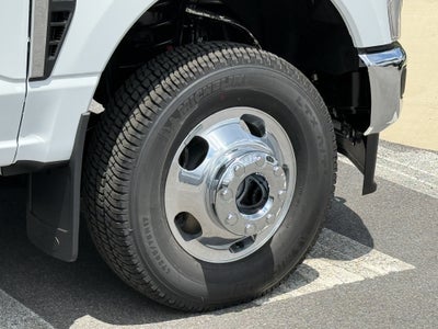 2026 Ford Super Duty F-350 DRW LARIAT