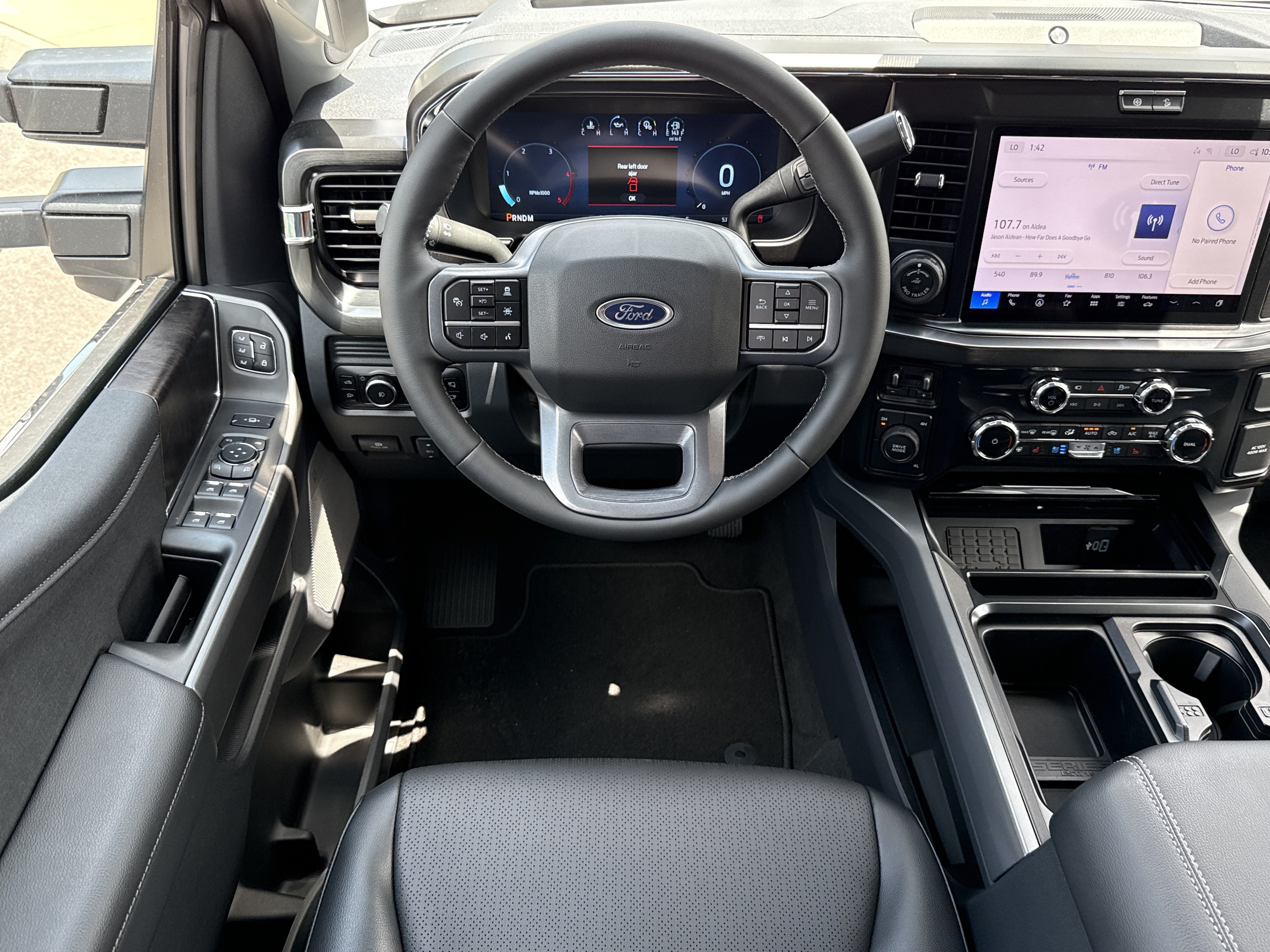 2026 Ford Super Duty F-350 DRW LARIAT