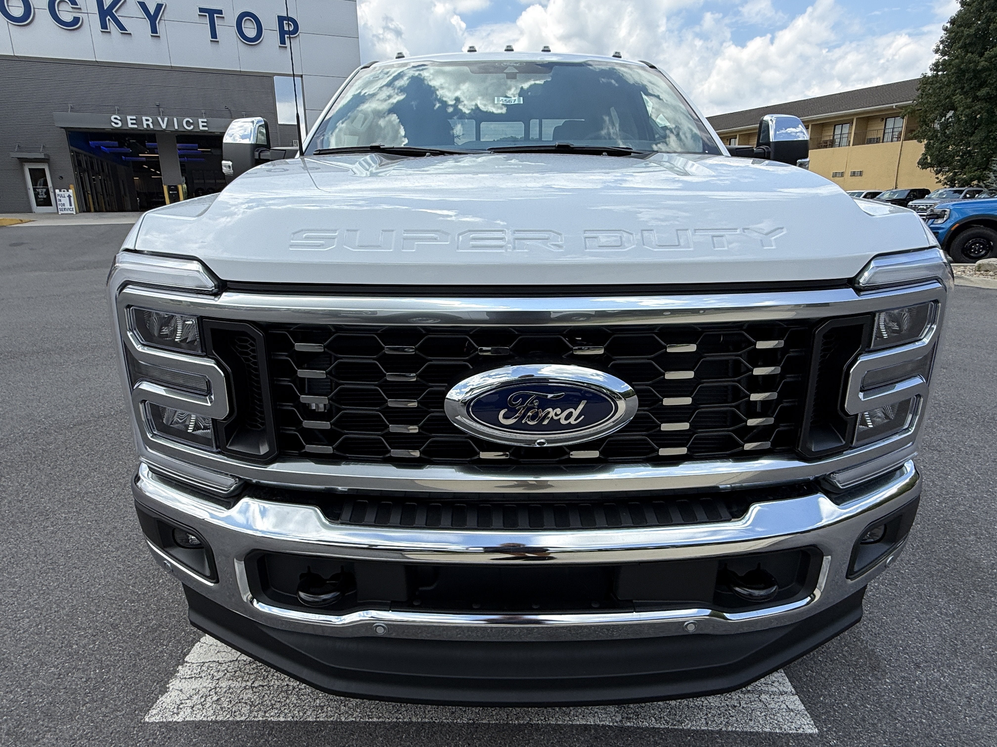 2026 Ford Super Duty F-350 DRW LARIAT