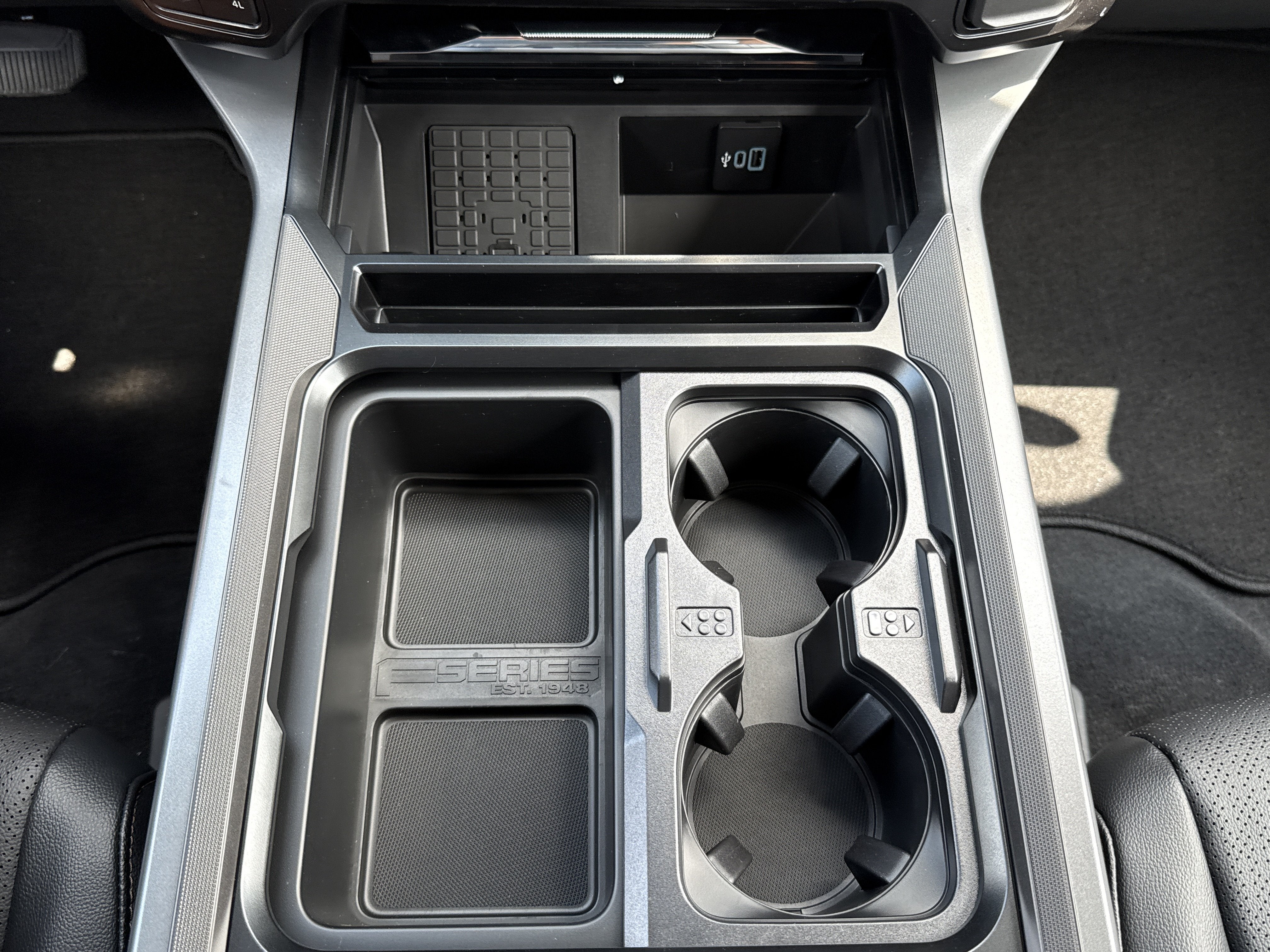 2026 Ford Super Duty F-350 DRW LARIAT