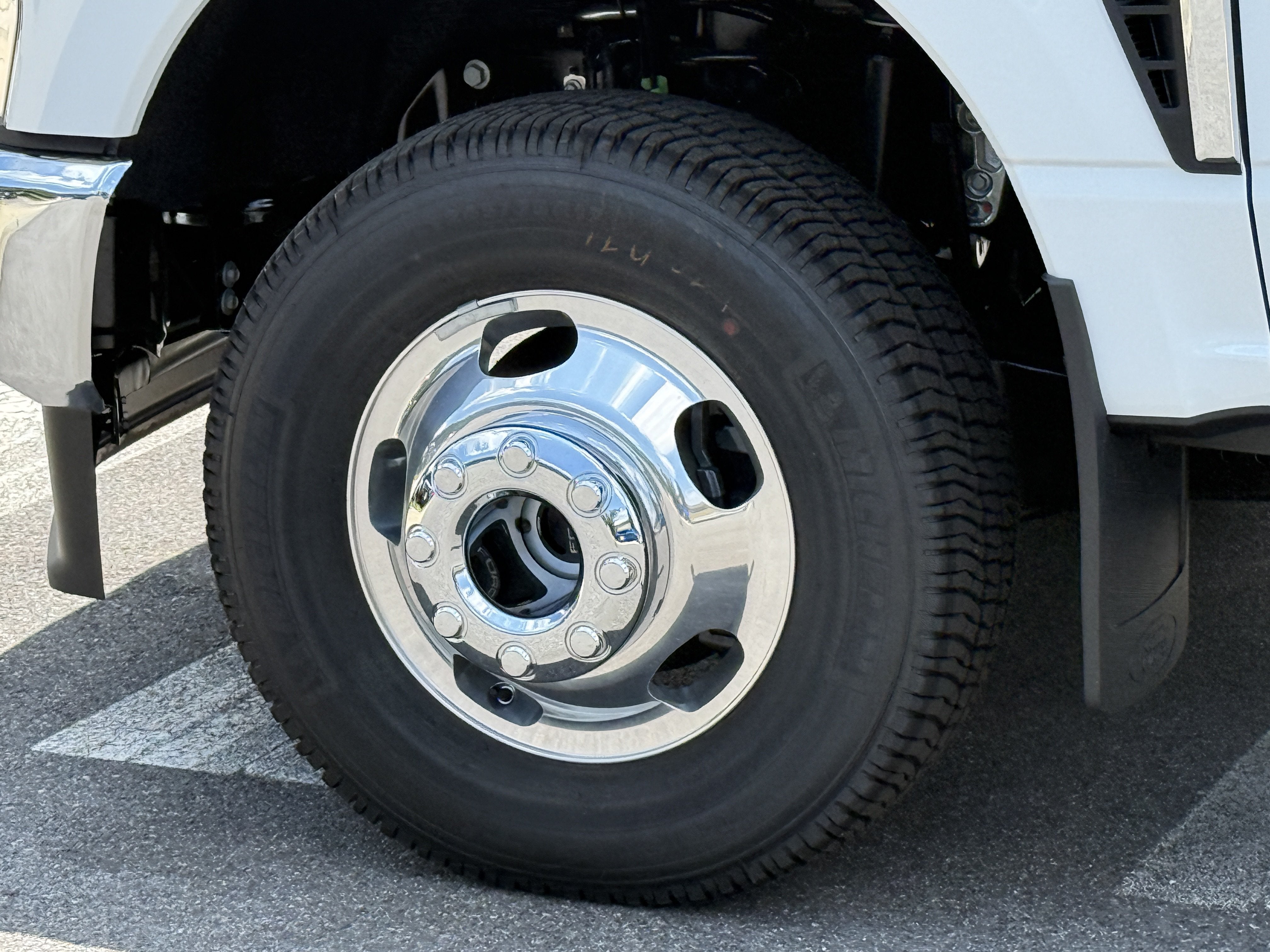 2026 Ford Super Duty F-350 DRW LARIAT